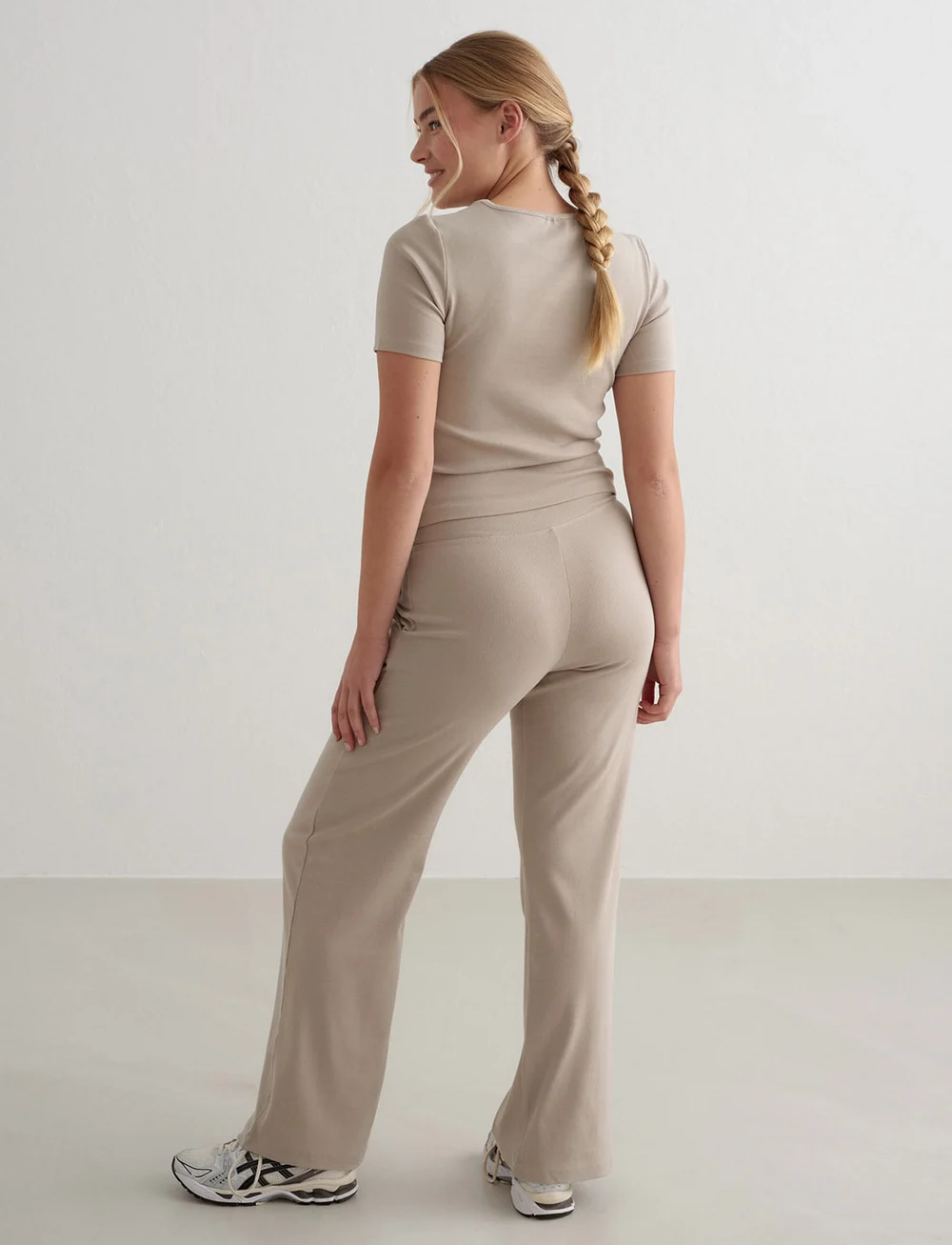 aim´n - Ease Ribbed Short Sleeve - t-shirts - dark clay - 4