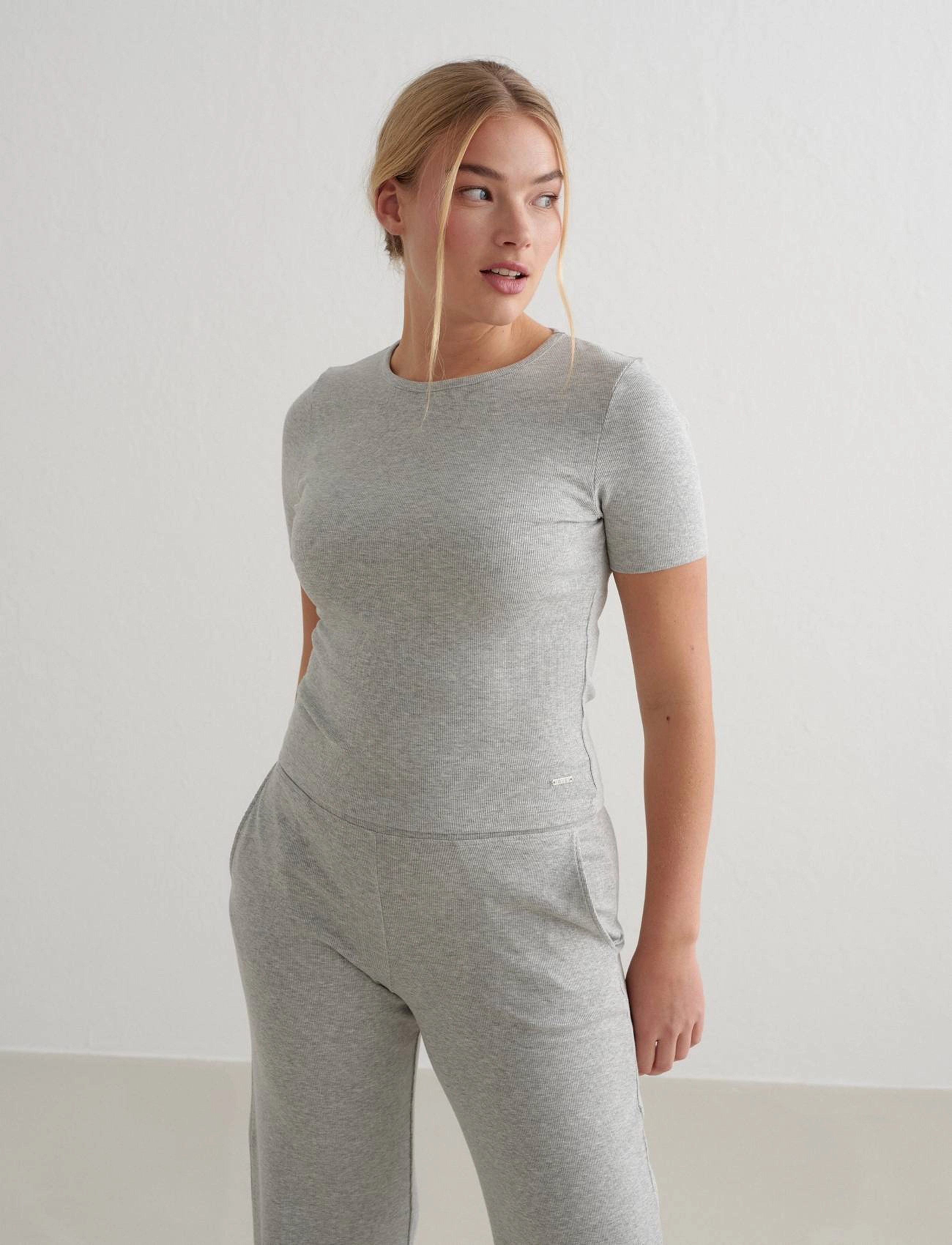 Ease Ribbed Short Sleeve 4