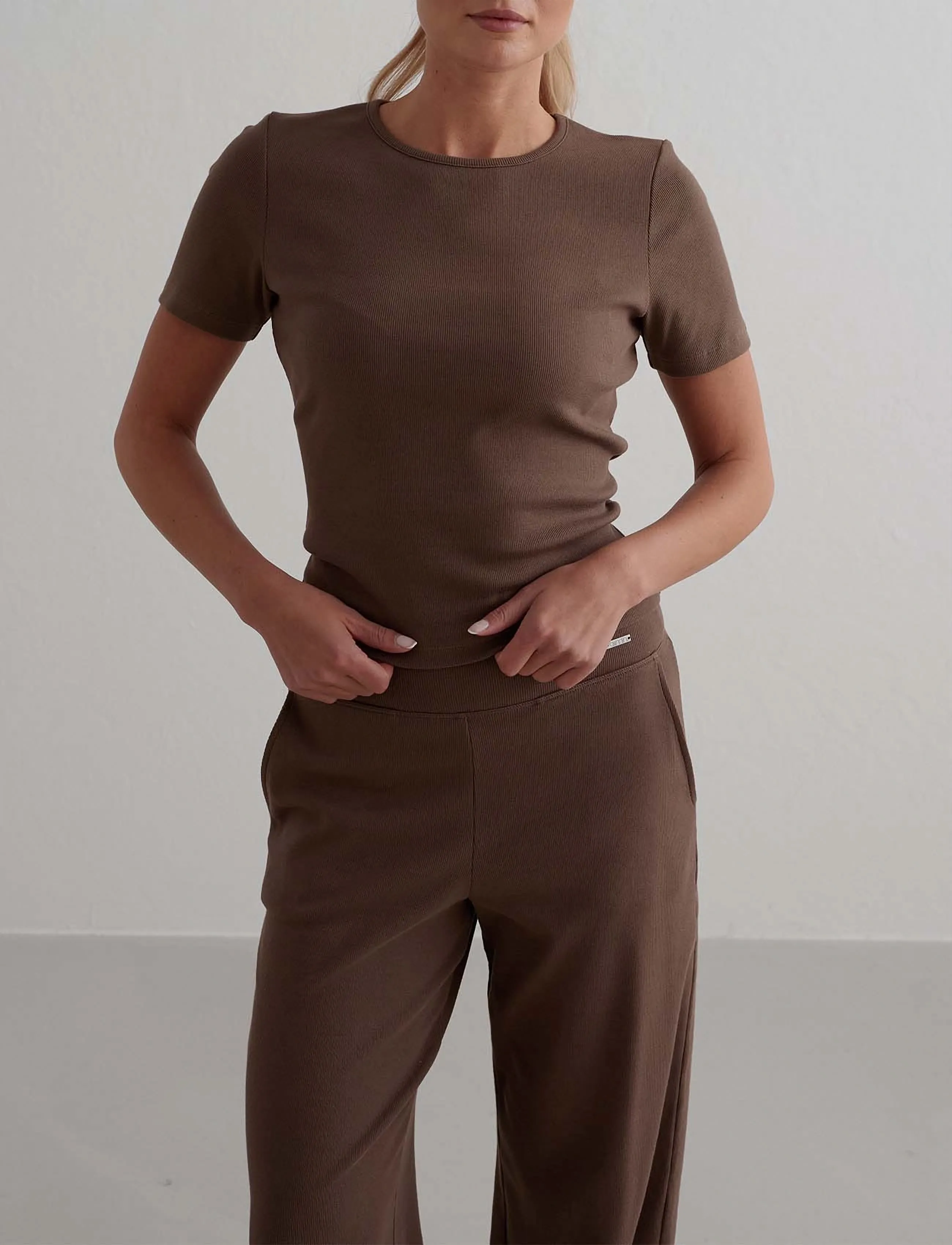 aim ́n Ease Ribbed Short Sleeve, Kvinder, Ribbet Kortærmet Top, Brun, Str: L