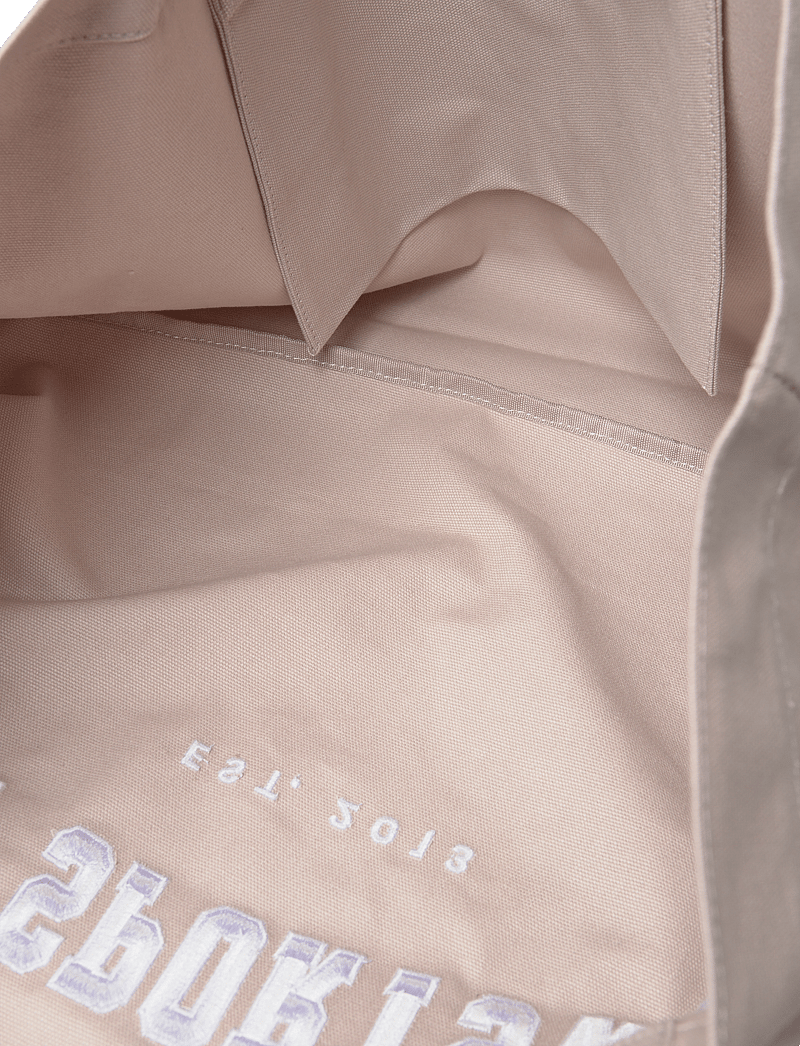 aim´n - Varsity Tote Bag - crossbody- & magväskor - dark clay - 4