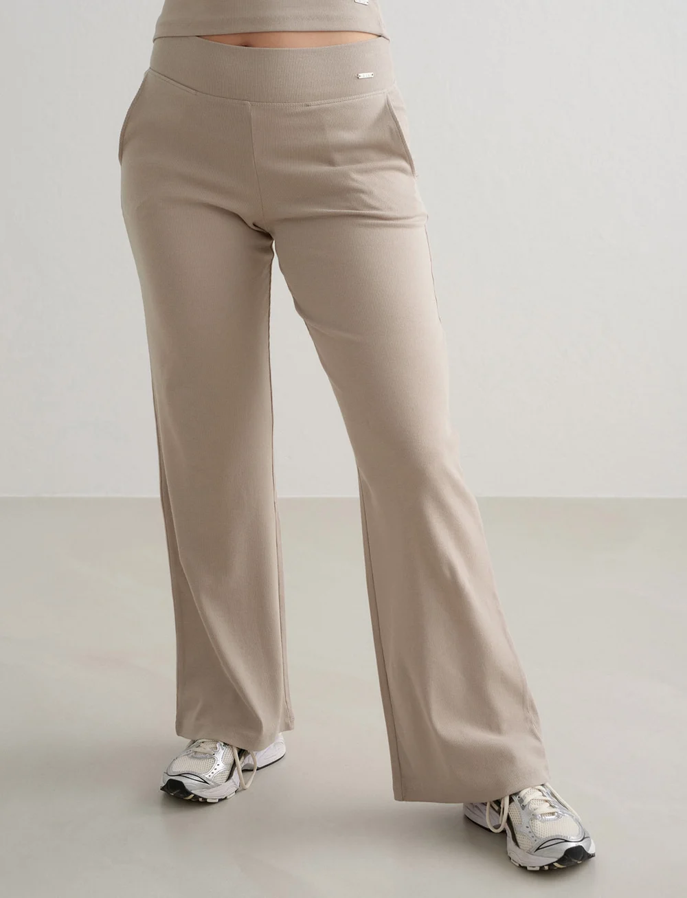 aim´n - Ease Ribbed Wide Pants - casual trousers - dark clay - 0