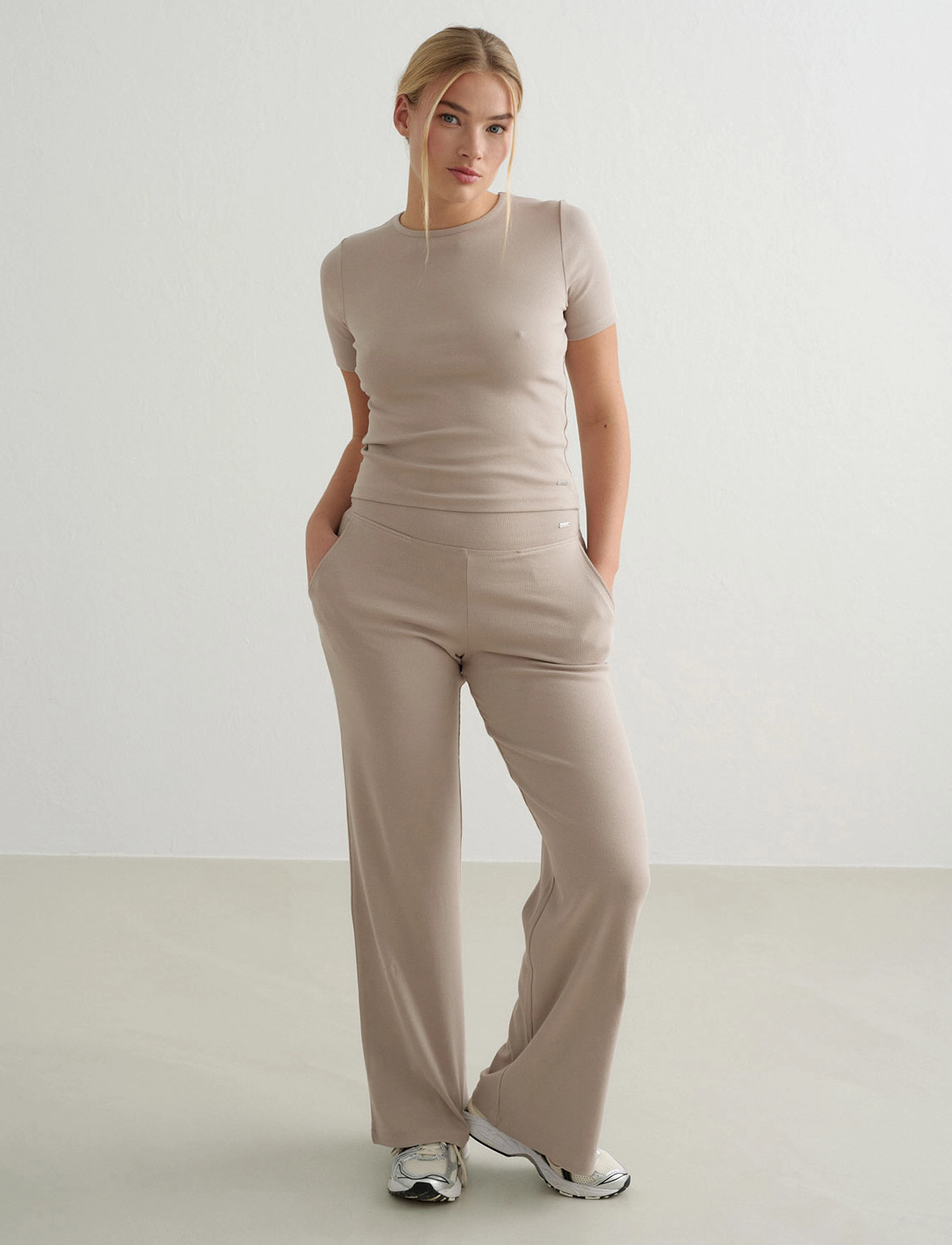 aim´n - Ease Ribbed Wide Pants - casual byxor - dark clay - 4