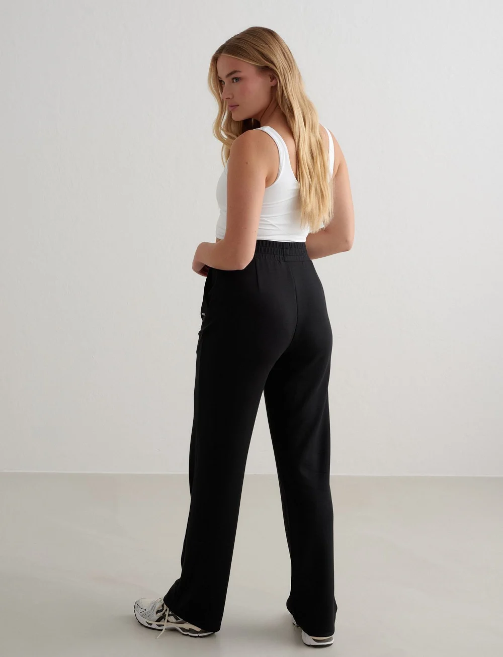 aim´n - Comfy Modal Wide Pants - kasdienio stiliaus kelnės - black - 3
