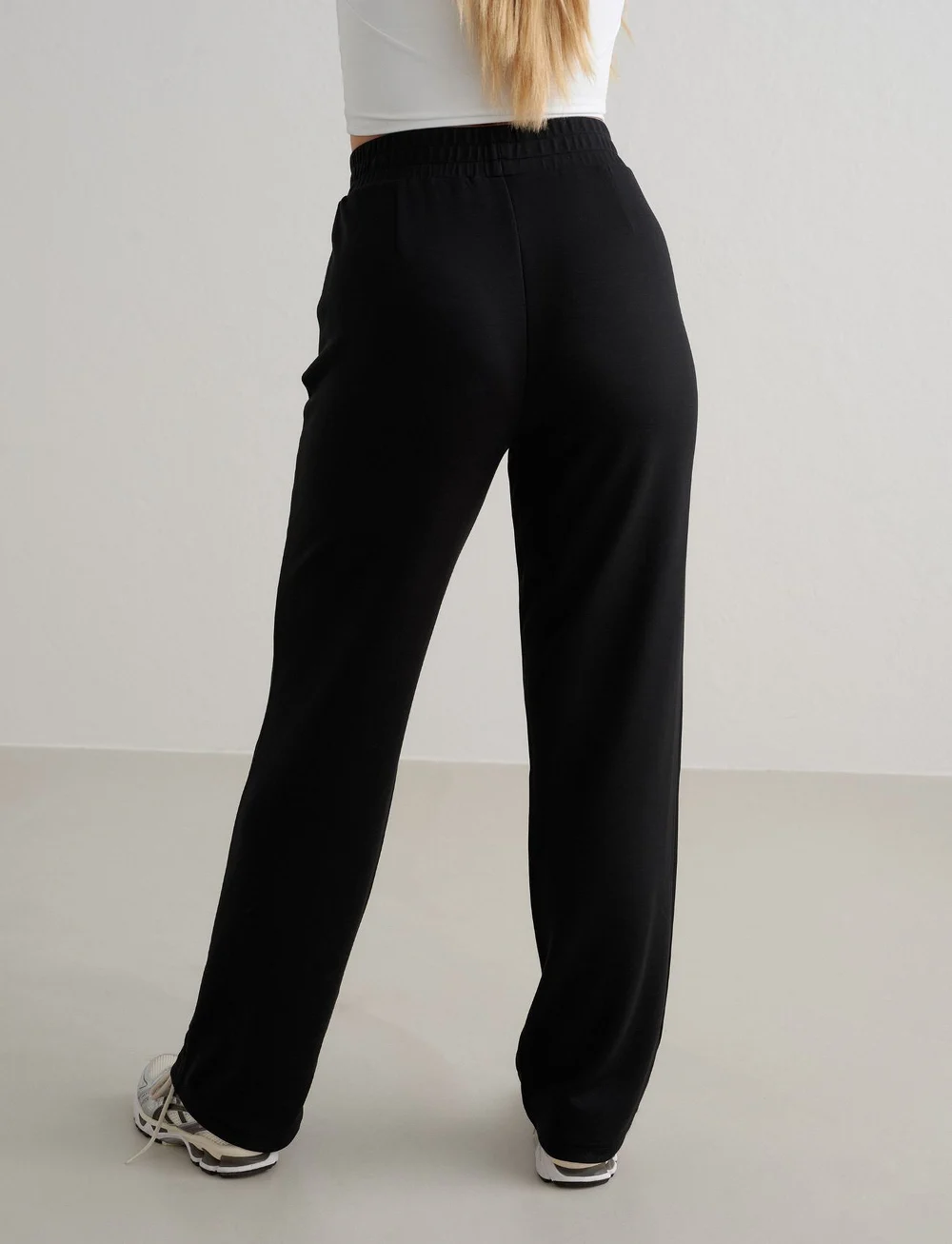 aim´n - Comfy Modal Wide Pants - kasdienio stiliaus kelnės - black - 4