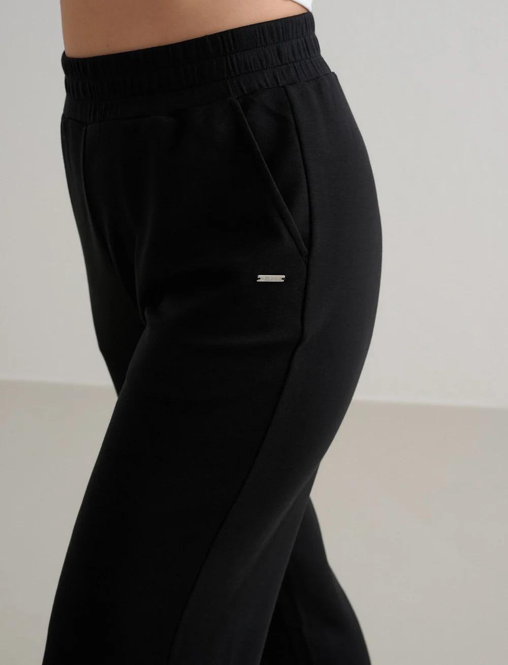 aim´n - Comfy Modal Wide Pants - kasdienio stiliaus kelnės - black - 5