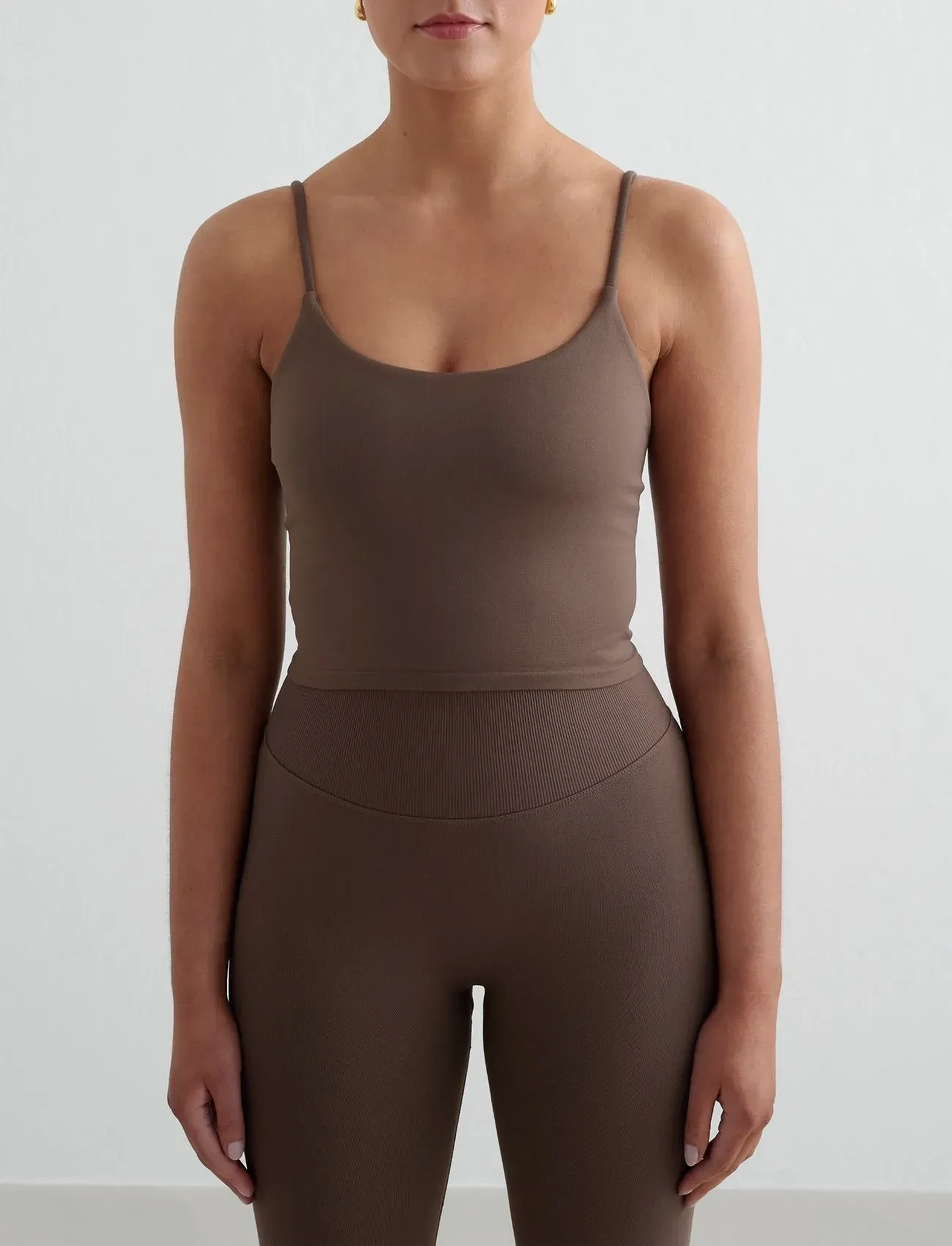 aim´n - Shape Seamless Strap Singlet - toppar & t-shirts - macchiato - 3