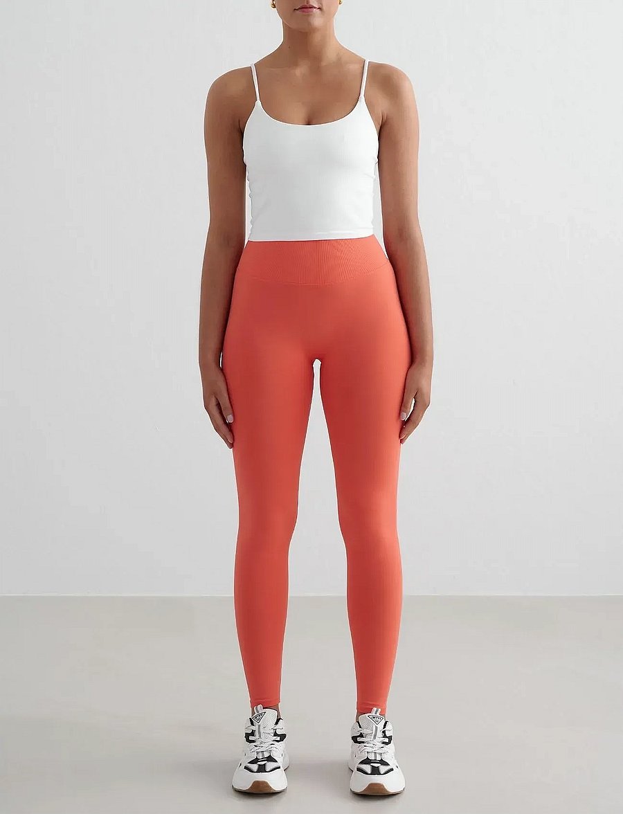 aim´n - Shape Seamless Strap Singlet - Õlapaeltega pluusid - white - 5