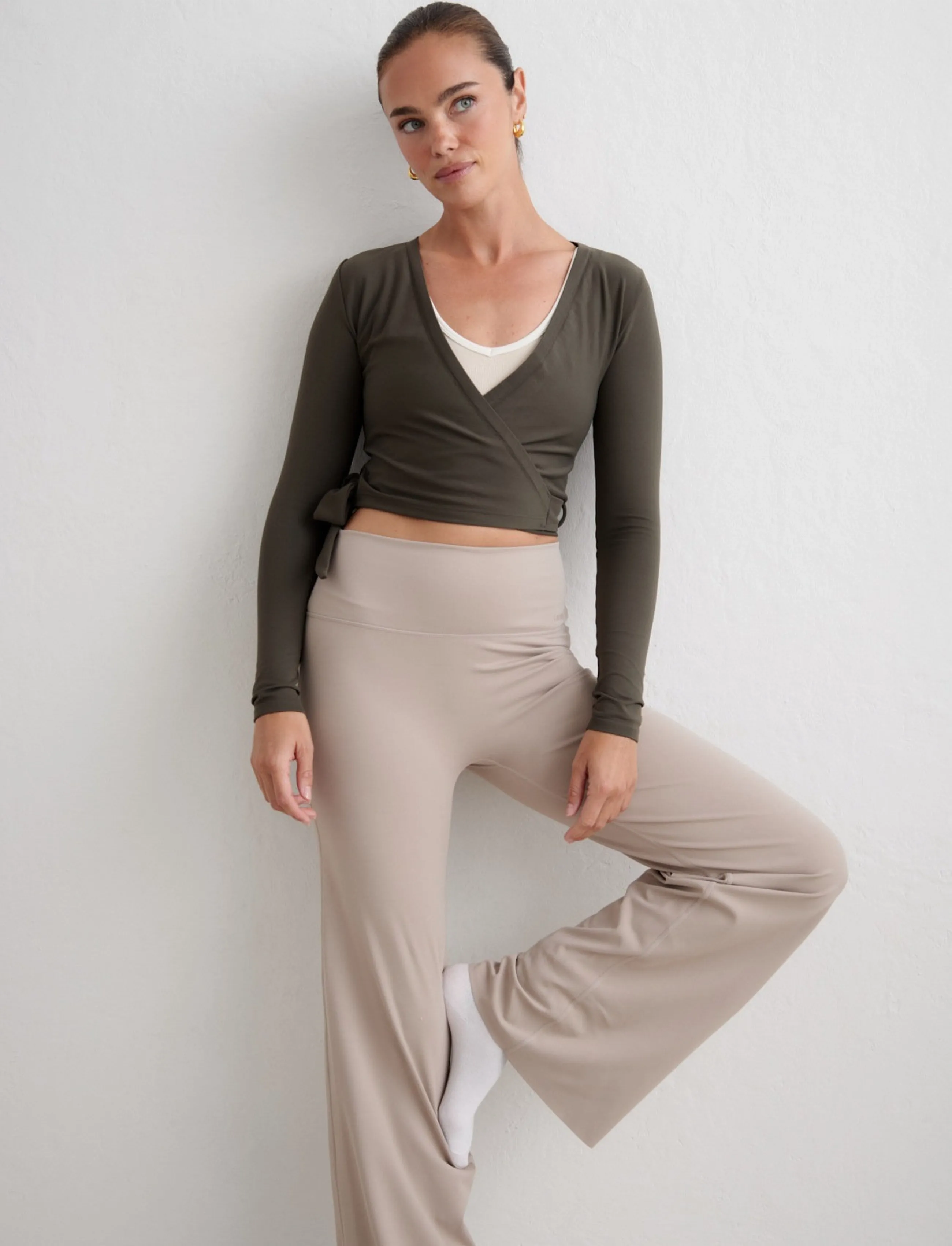 aim´n - Shape Seamless Wrap Long Sleeve - langarmshirts - dark ivy - 5
