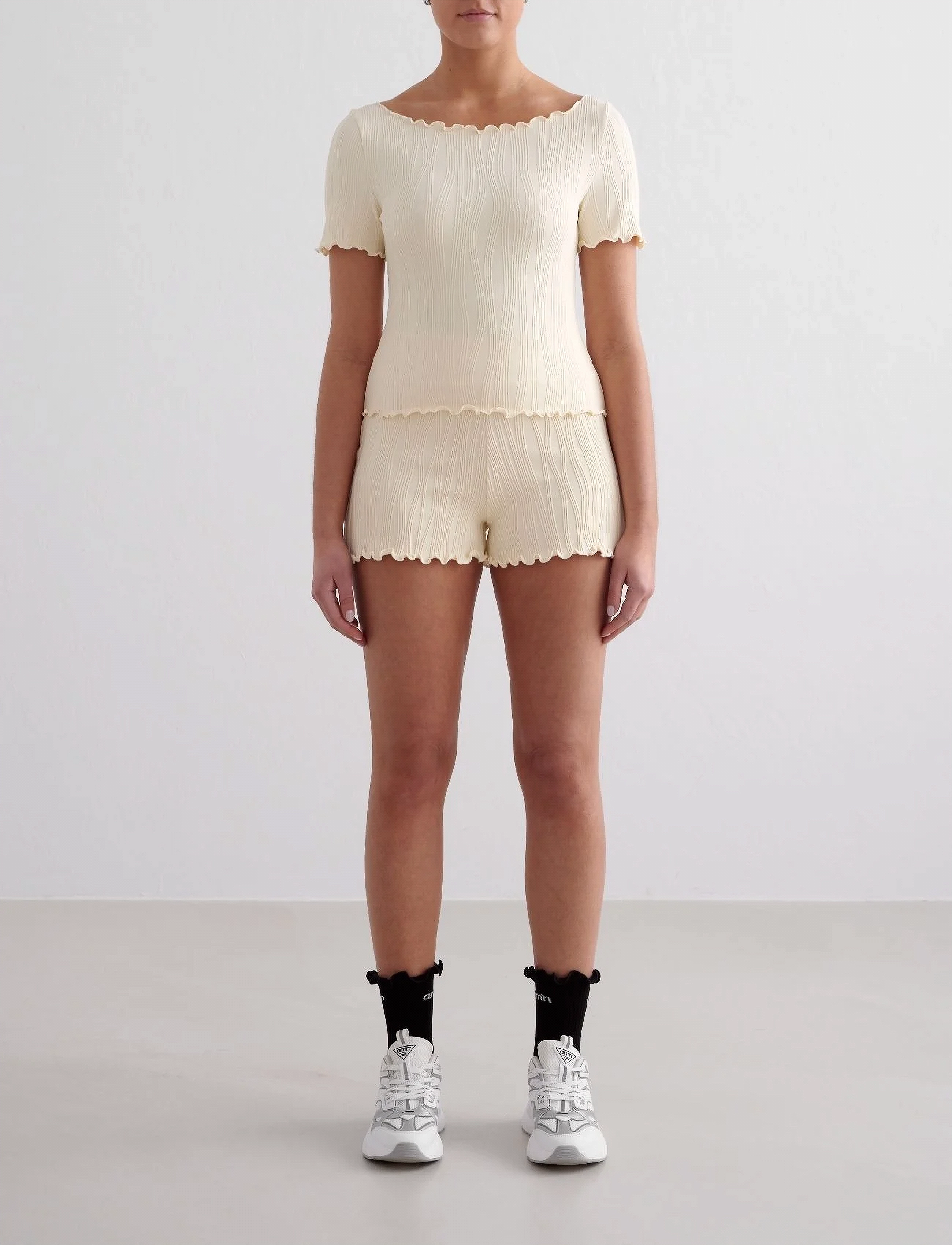 aim´n - Tulip Short Sleeve Top - t-shirts - almond white - 4