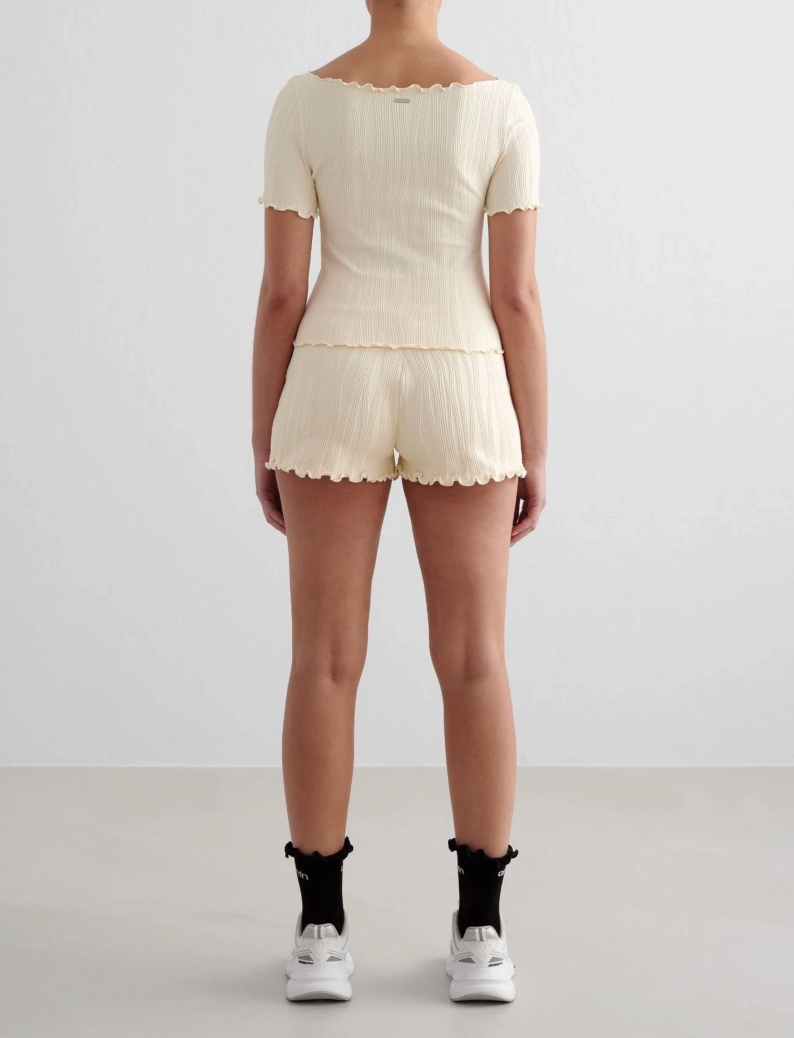 aim´n - Tulip Short Sleeve Top - t-shirts - almond white - 5