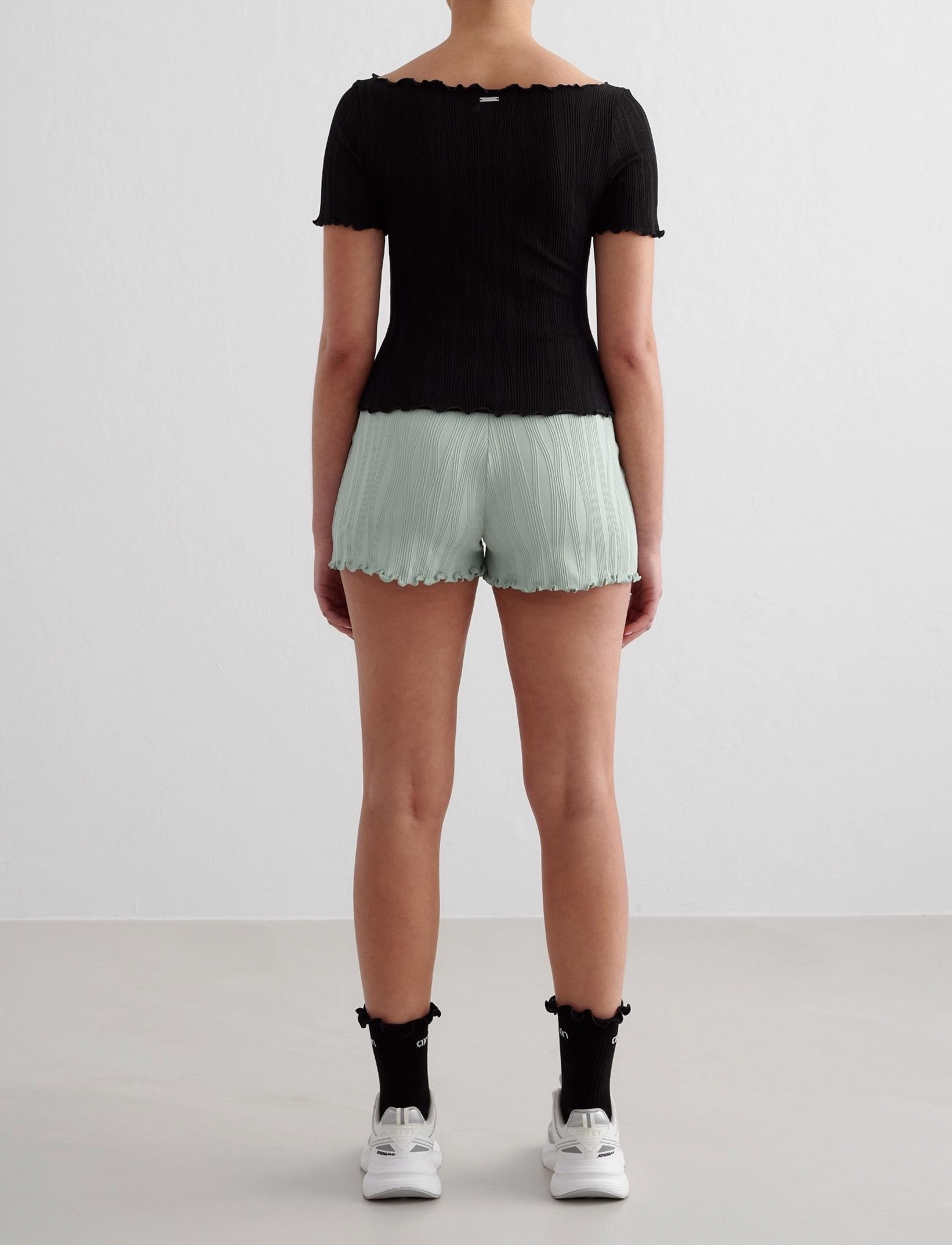 aim´n - Tulip Short Sleeve Top - t-shirts - black - 5