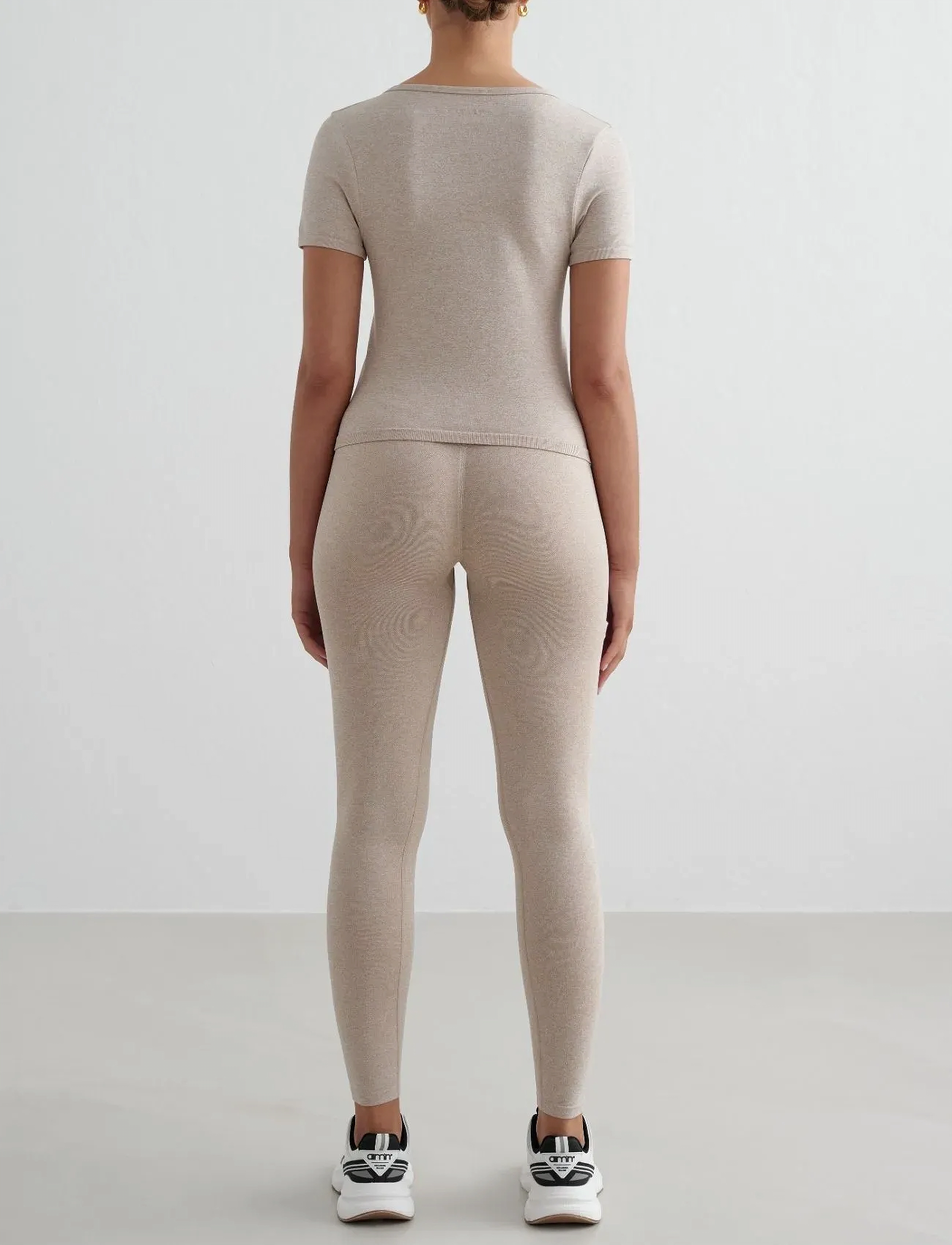 aim´n - Shape Seamless Short Sleeve - t-shirts - beige melange - 5