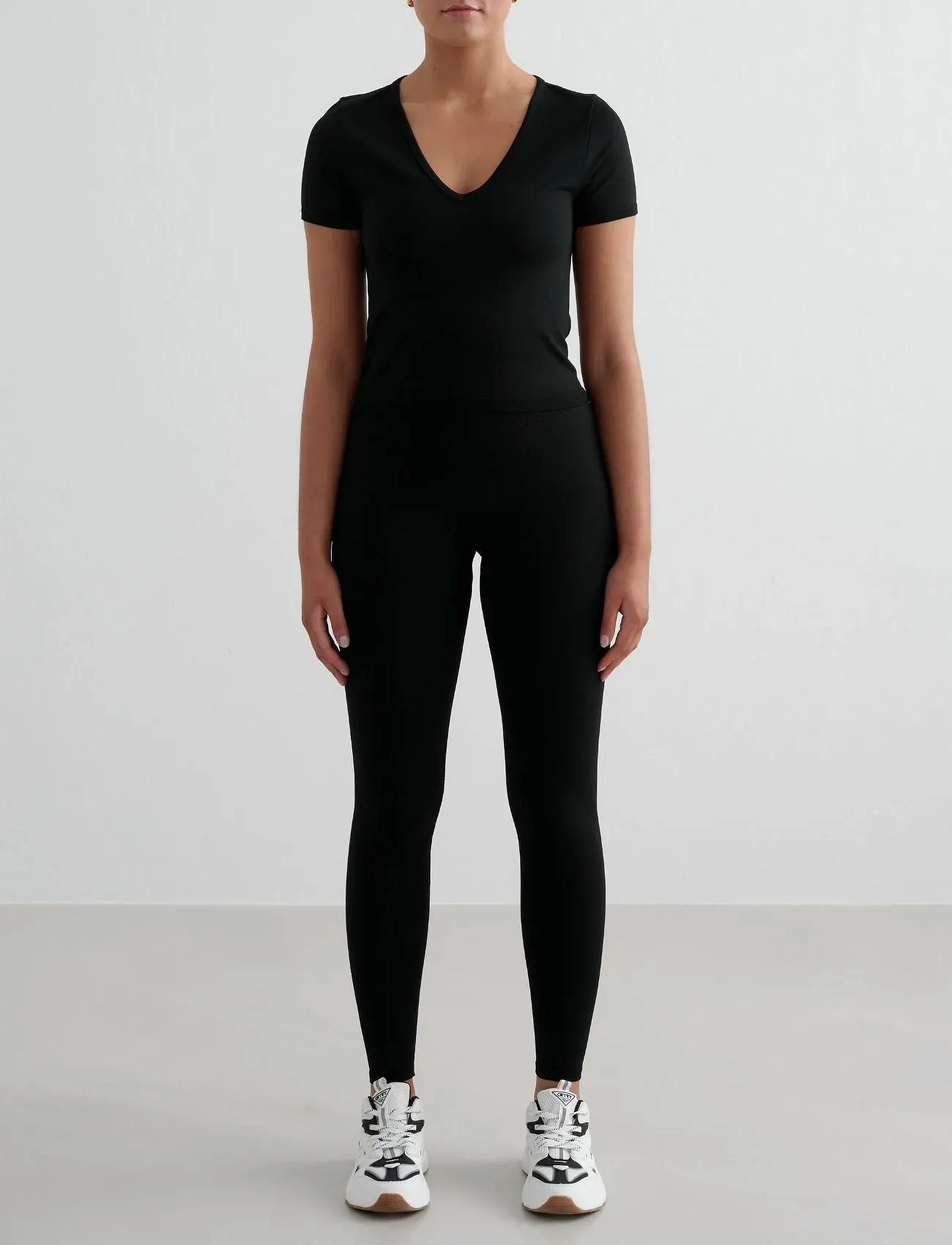 aim´n - Shape Seamless Short Sleeve - t-särgid - black - 4