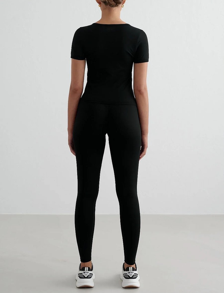 aim´n - Shape Seamless Short Sleeve - t-särgid - black - 5