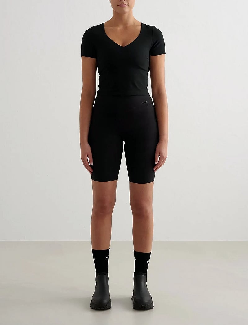 aim´n - Sense Short Sleeve Bralette - t-särgid - black - 4