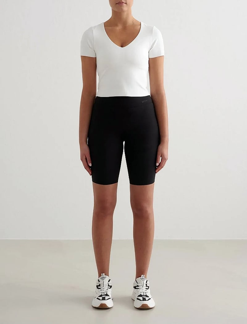 aim´n - Sense Short Sleeve Bralette - t-shirts - white - 4