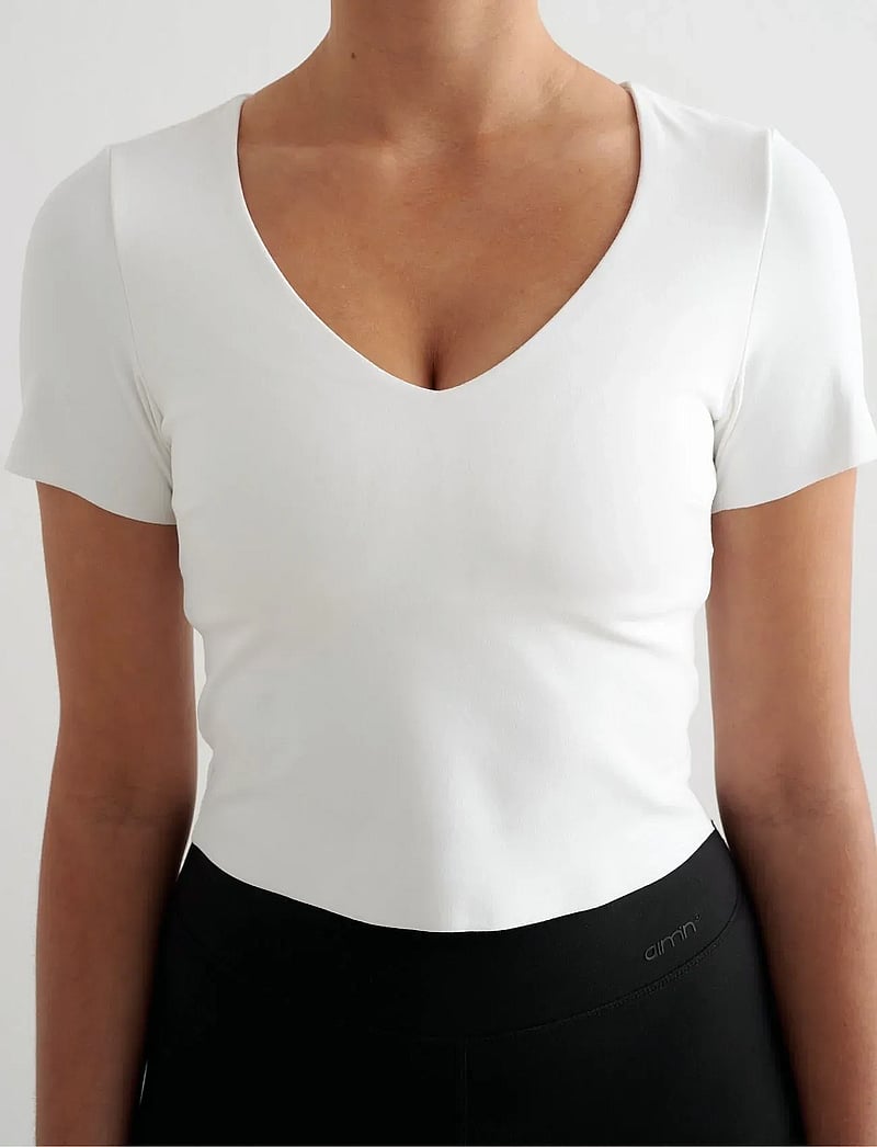 aim´n - Sense Short Sleeve Bralette - t-shirts - white - 5