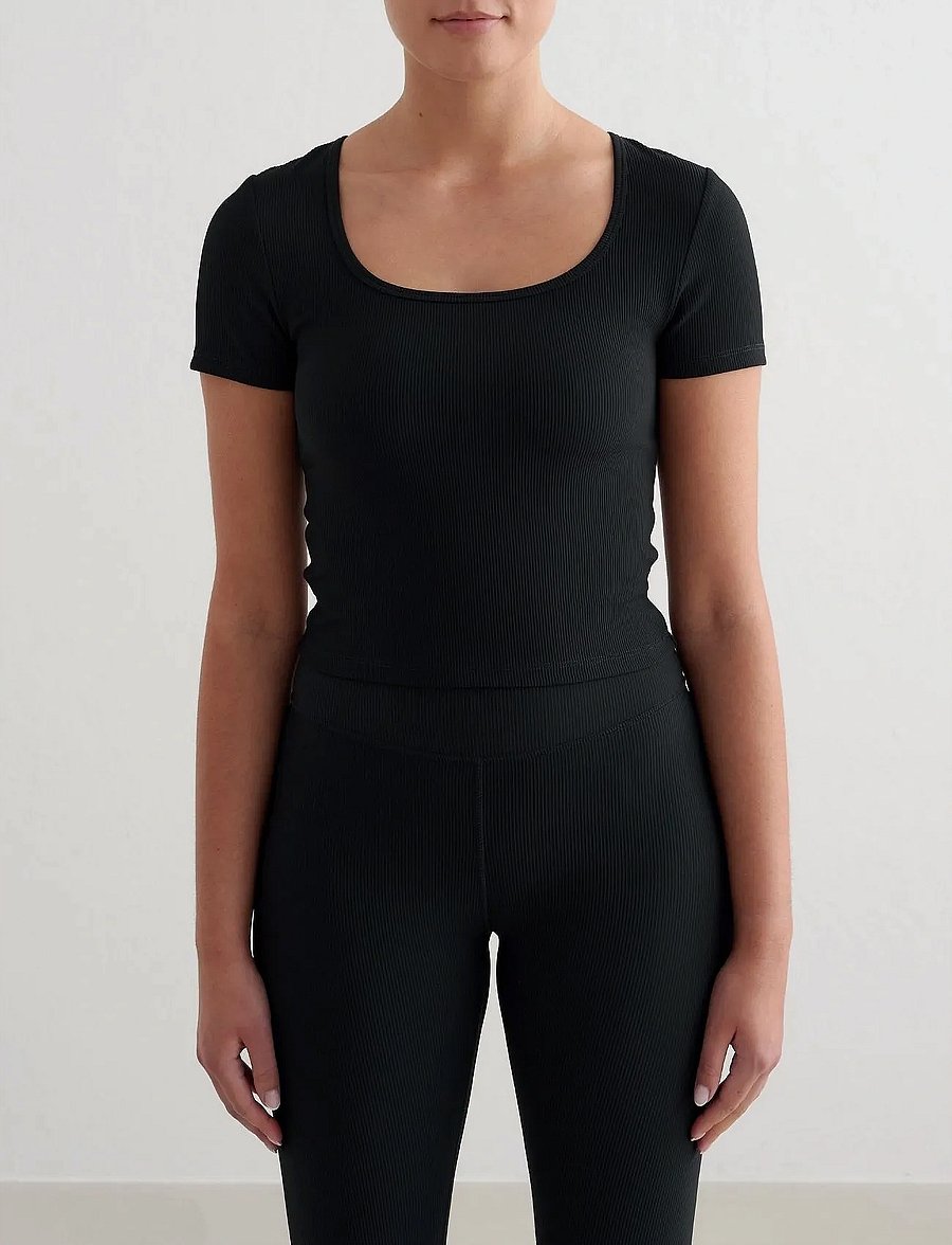 aim´n - Ribbed Performance Short Sleeve - nabapluusid - black - 0
