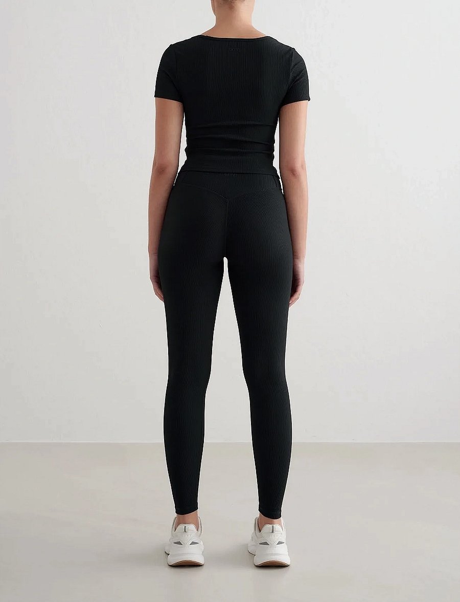 aim´n - Ribbed Performance Short Sleeve - nabapluusid - black - 5