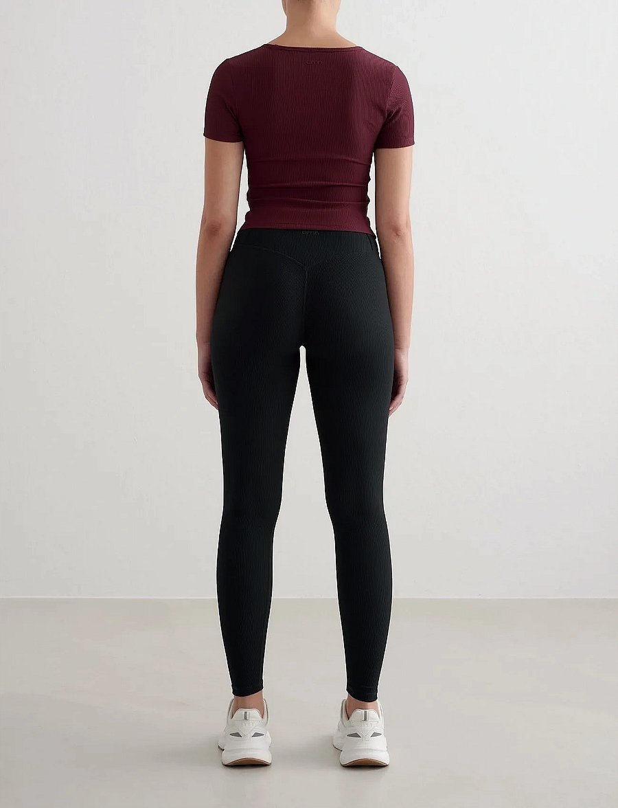 aim´n - Ribbed Performance Short Sleeve - nabapluusid - cherry - 5