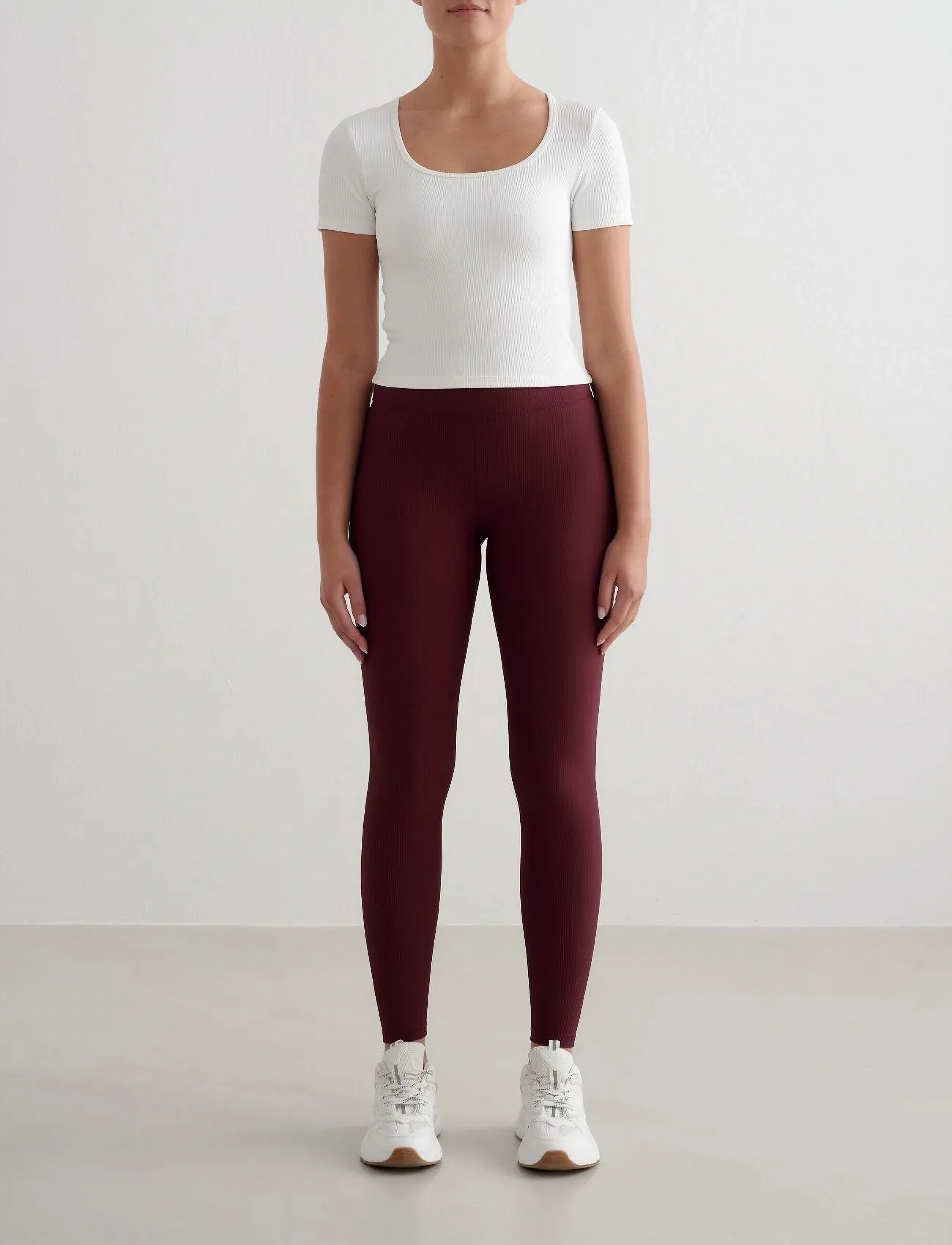 aim´n - Ribbed Performance Short Sleeve - crop-tops - white - 4