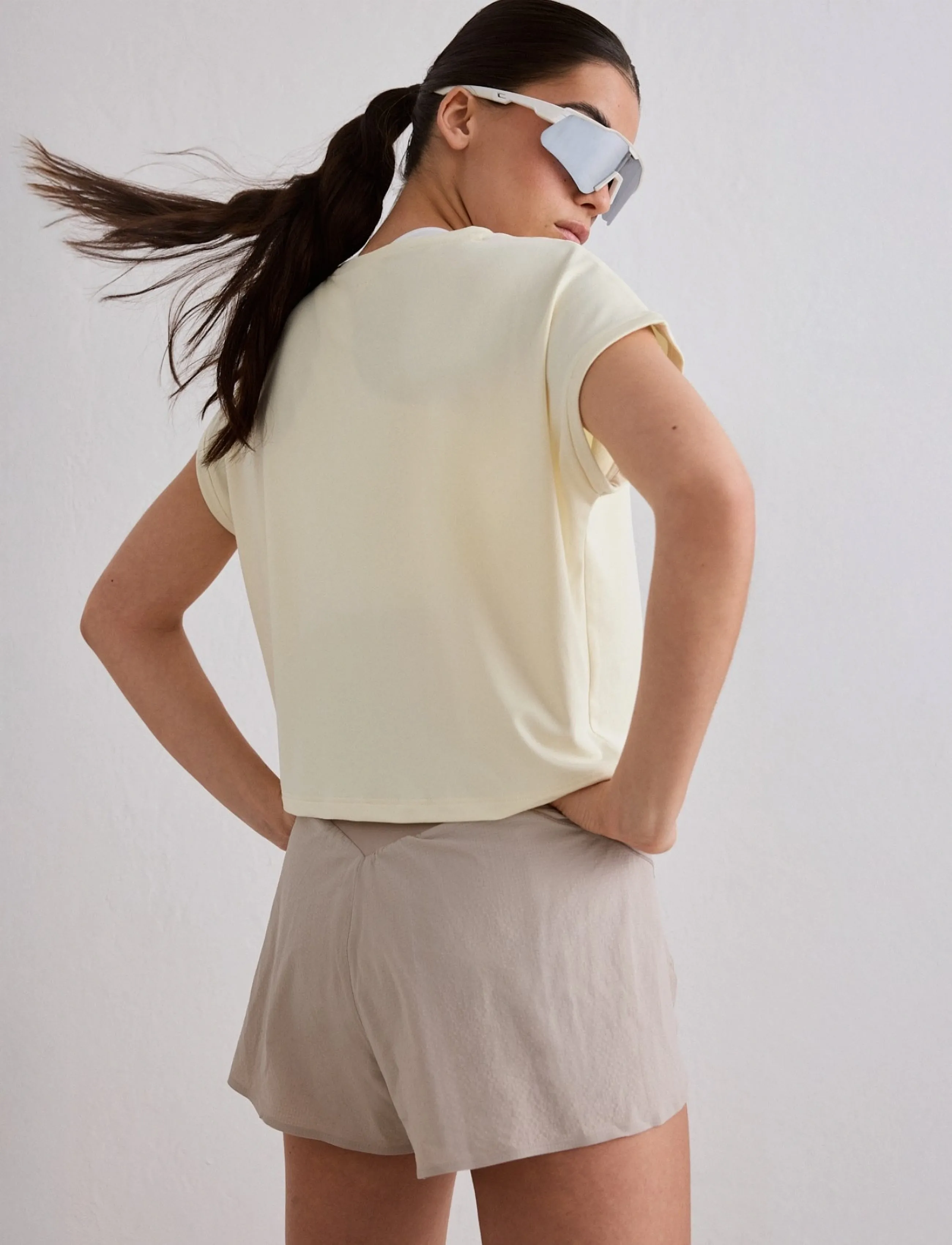 aim´n - Soft Basic Roll Sleeve Top - t-skjorter - lemon white - 2