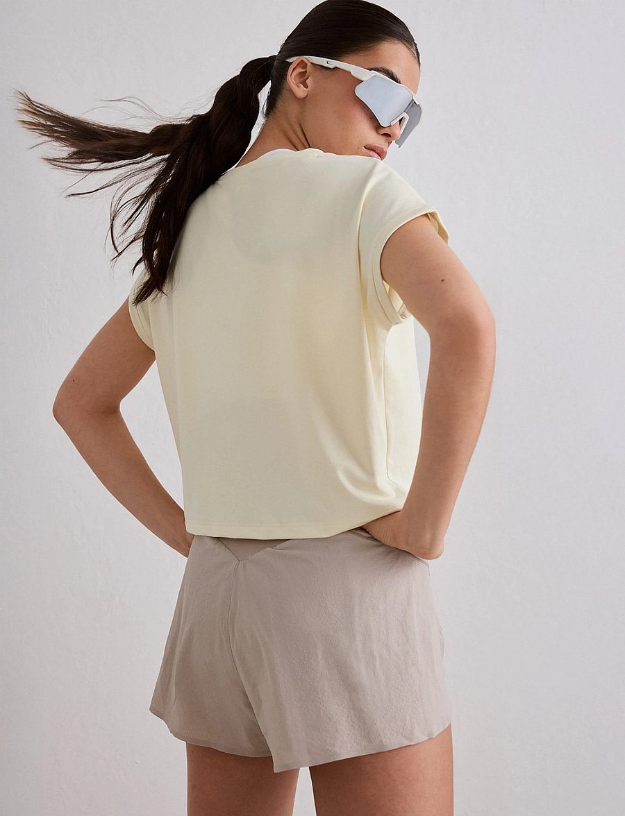 aim´n - Soft Basic Roll Sleeve Top - t-särgid - lemon white - 2