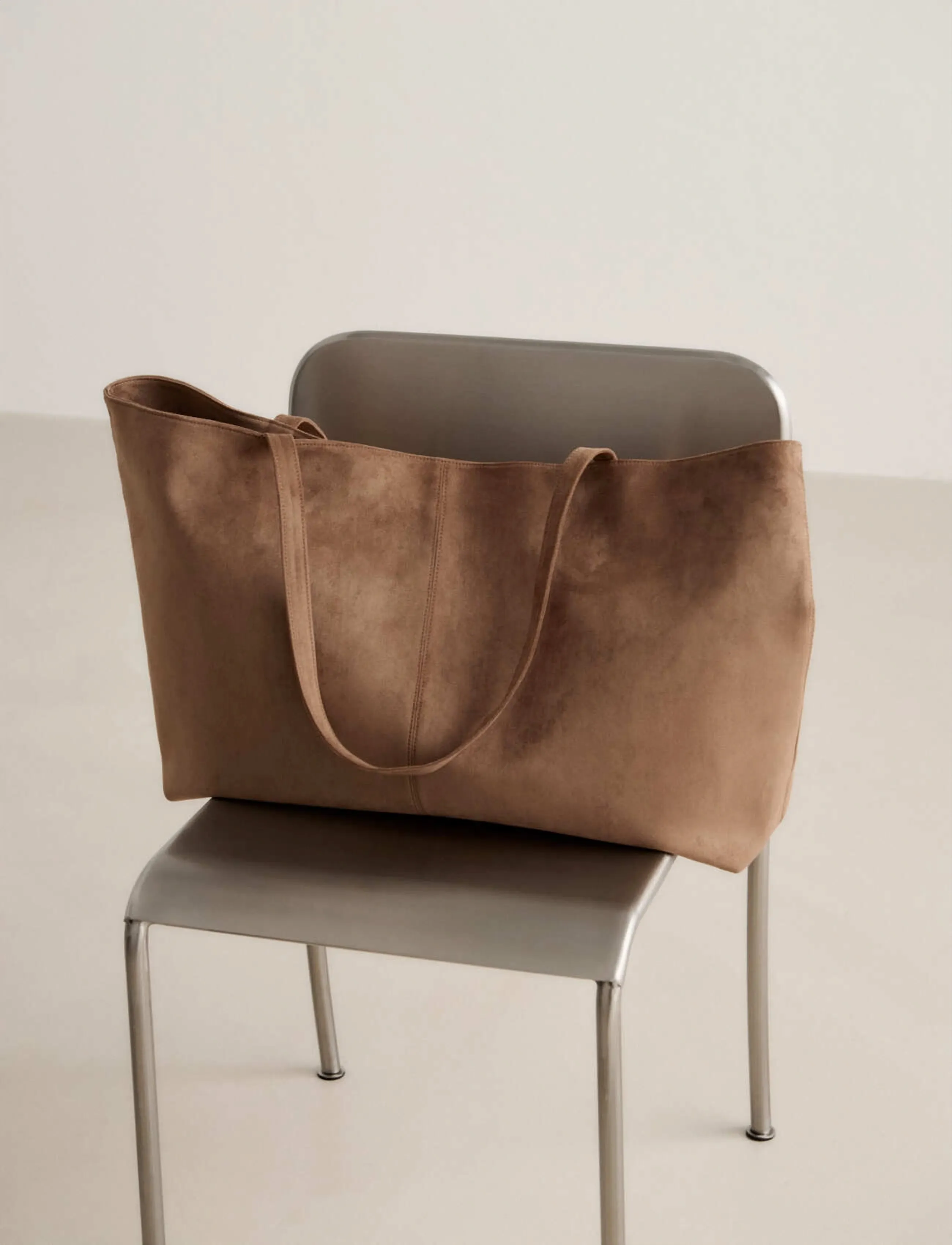 aim ́n Microsuede Apparel Tote Bag, One Size, Brown, Sport Training Bags > Sport Tote Bags, Dame