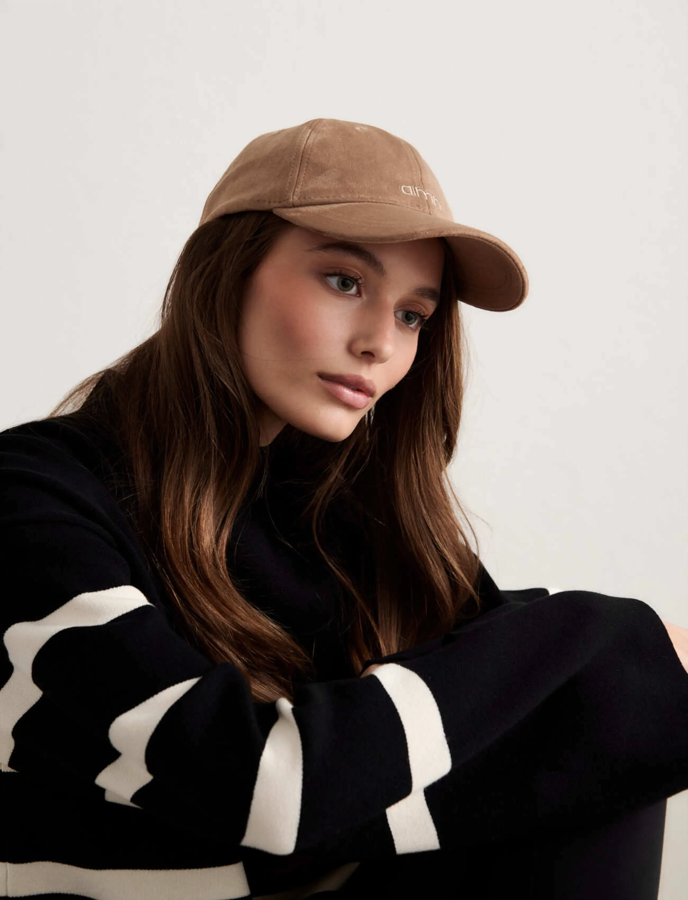 aim ́n Small Logo Suede Cap, One Size, Brown, Sport Accessories > Sport Caps, Dame
