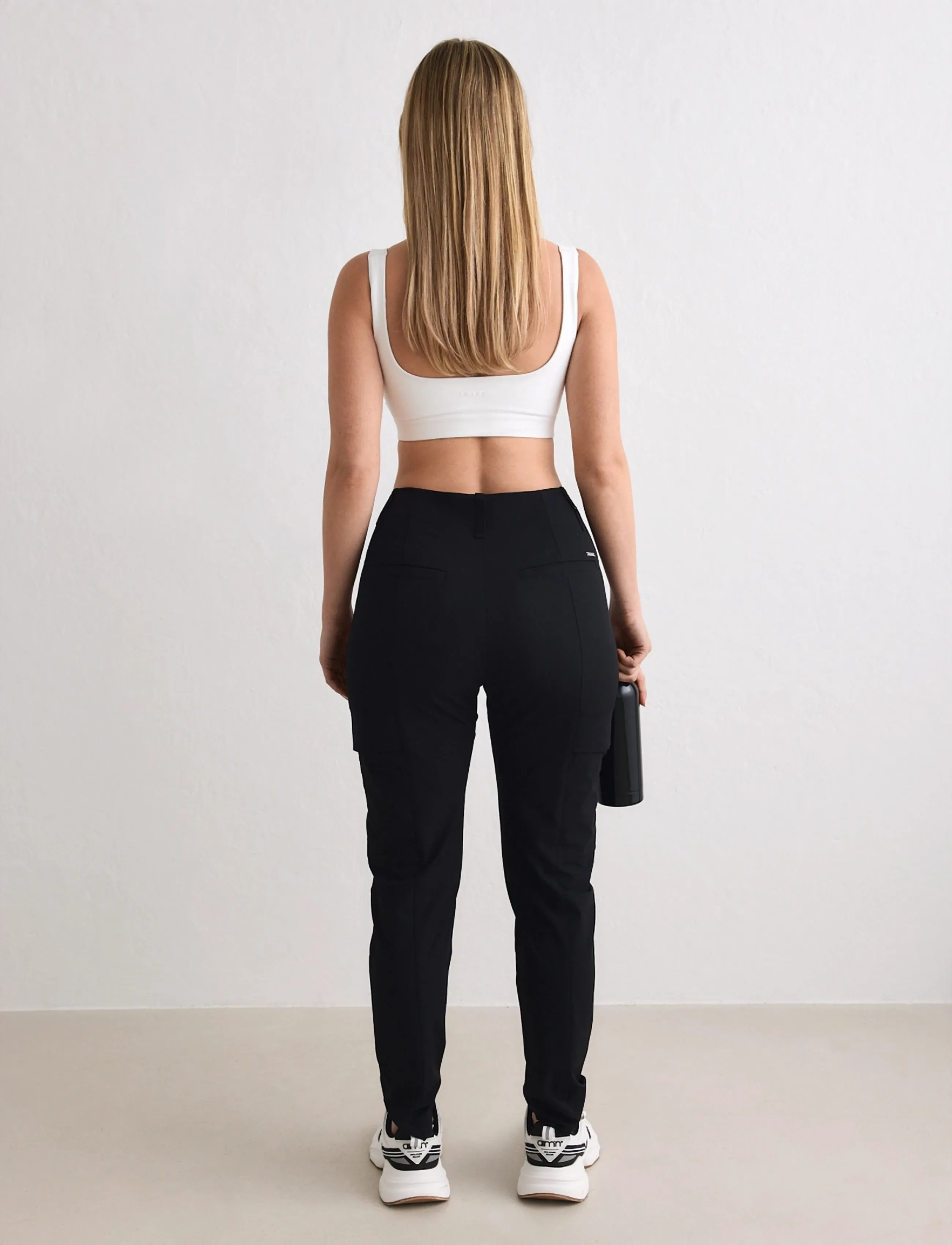 aim´n - Straight Leg Cargo Pants - casual trousers - black - 3