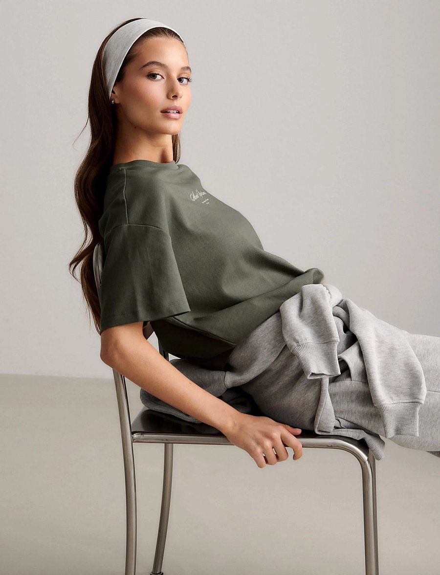 aim´n - Script Boxy T-shirt - t-shirts - ivy - 4