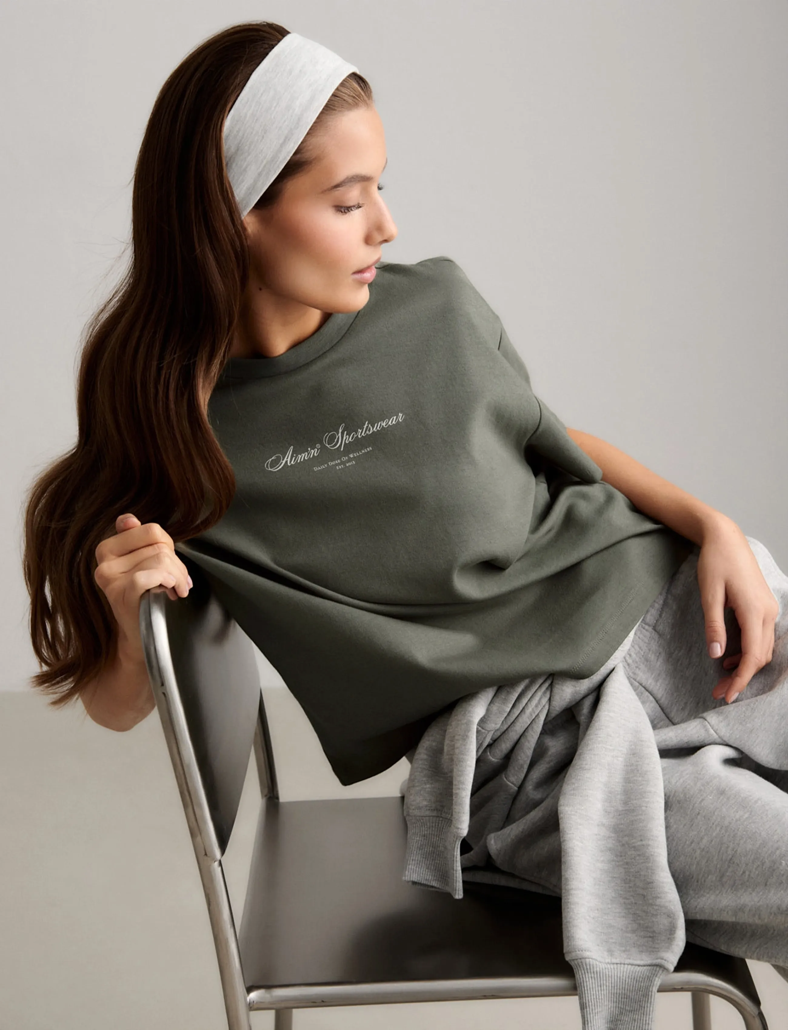 aim´n - Script Boxy T-shirt - t-shirts - ivy - 5