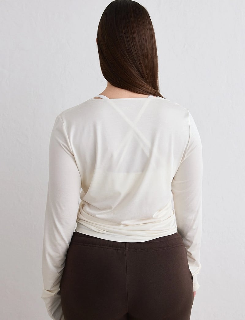 aim´n - Luminous Draped Long Sleeve - langarmshirts - off white - 3