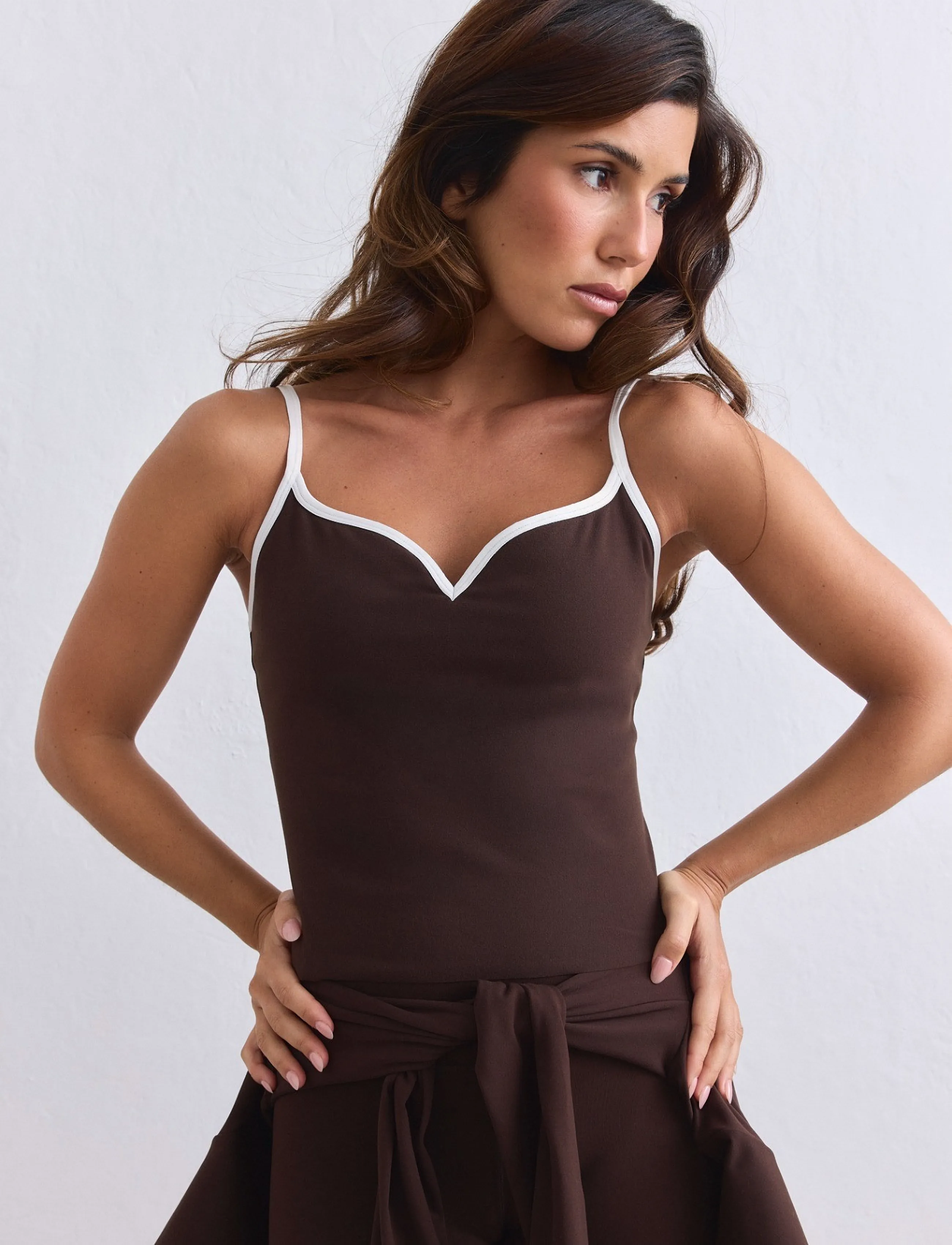 aim´n - Sense Contour Singlet - Õlapaeltega pluusid - chocolate - 4