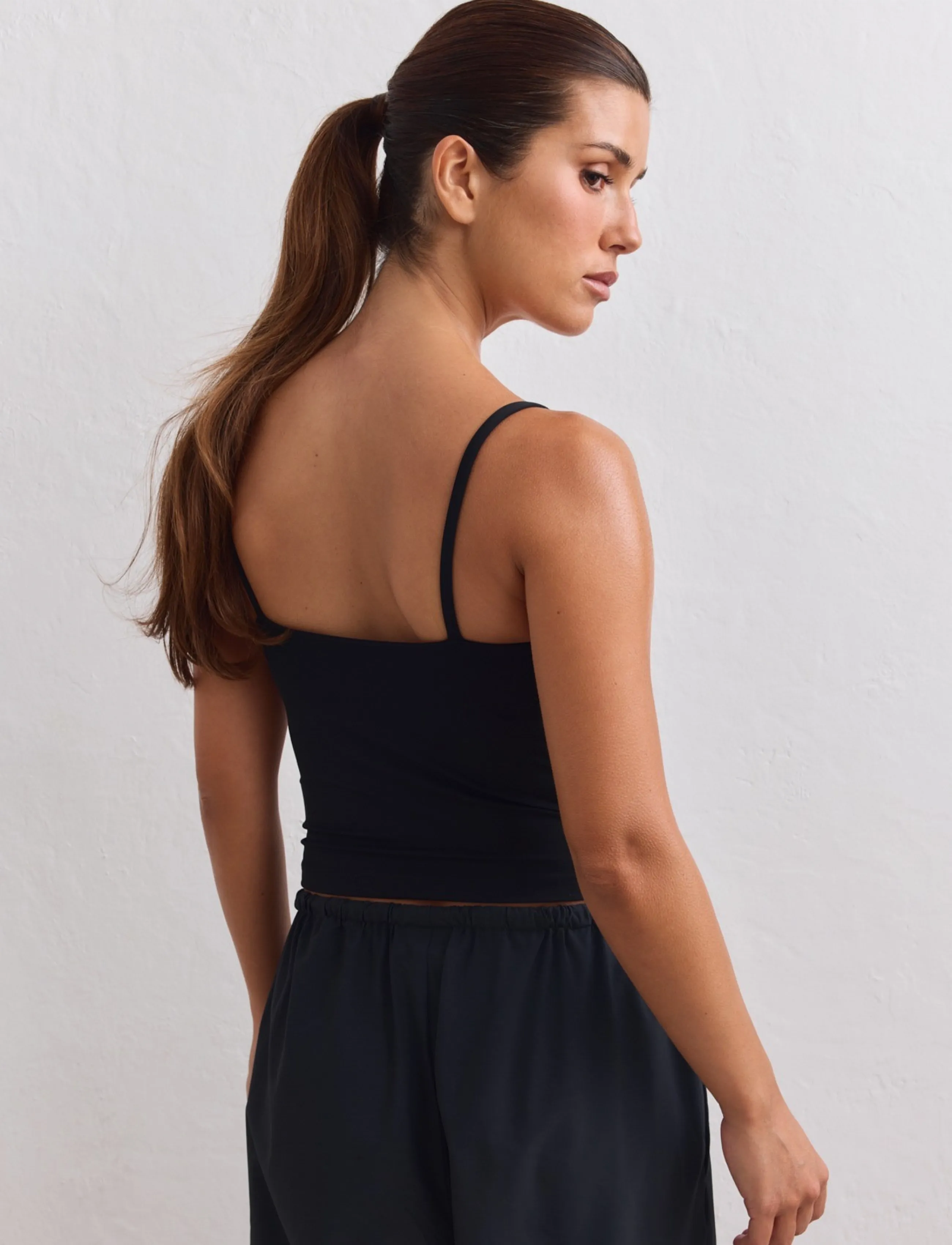 aim´n - Sculpting Strap Singlet - tank tops - black - 5