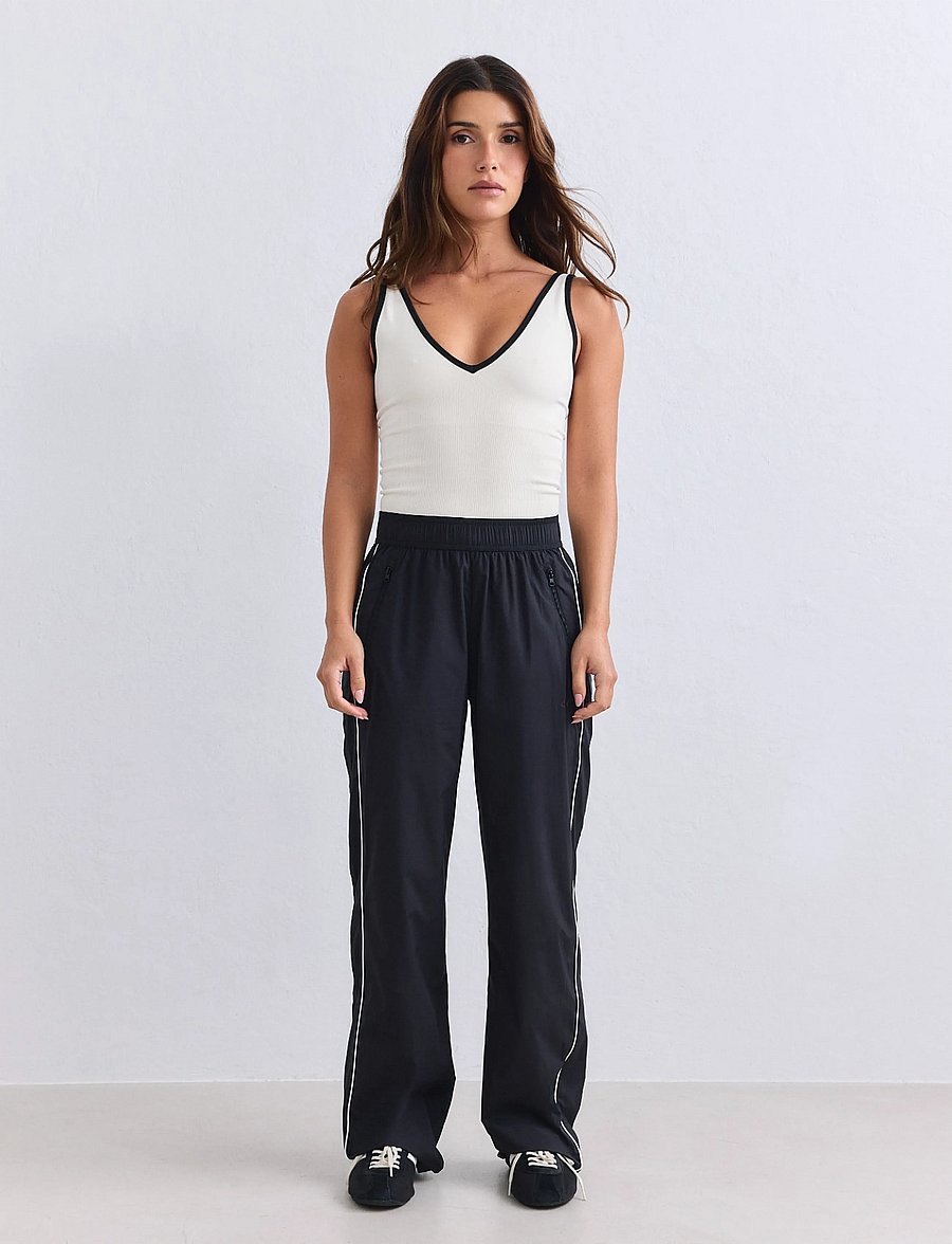 aim´n - Balance Tracksuit Pants - träningsbyxor - black - 0