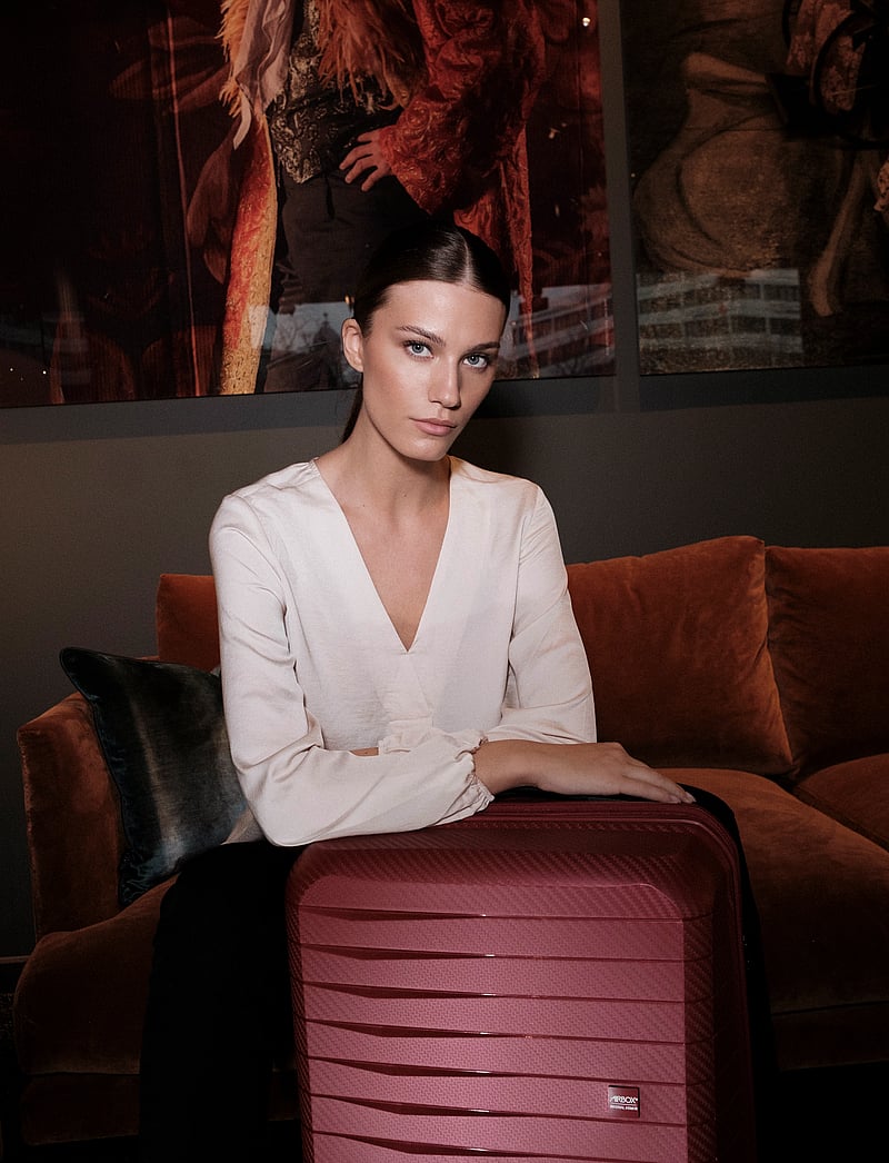 AIRBOX Travelgear - AZ18 - keskmise suurusega kohvrid - rasberryred - 0