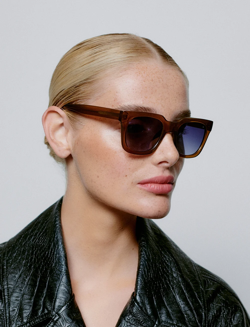 A.Kjærbede - Nancy - d-shaped - smoke transparent - 4