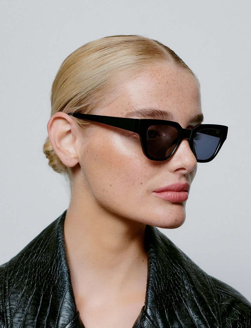 A.Kjærbede - Kaws - d-kujulised - black - 3