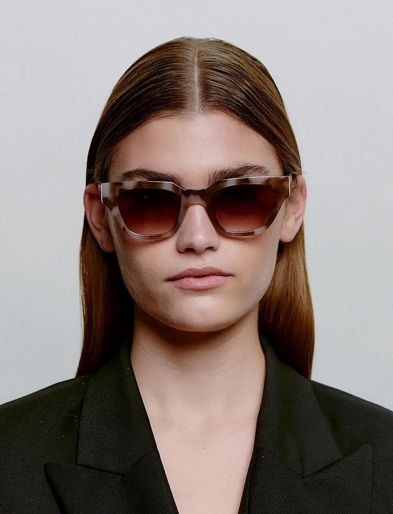 A.Kjærbede - Kaws - d-shaped - cookie dough - 4