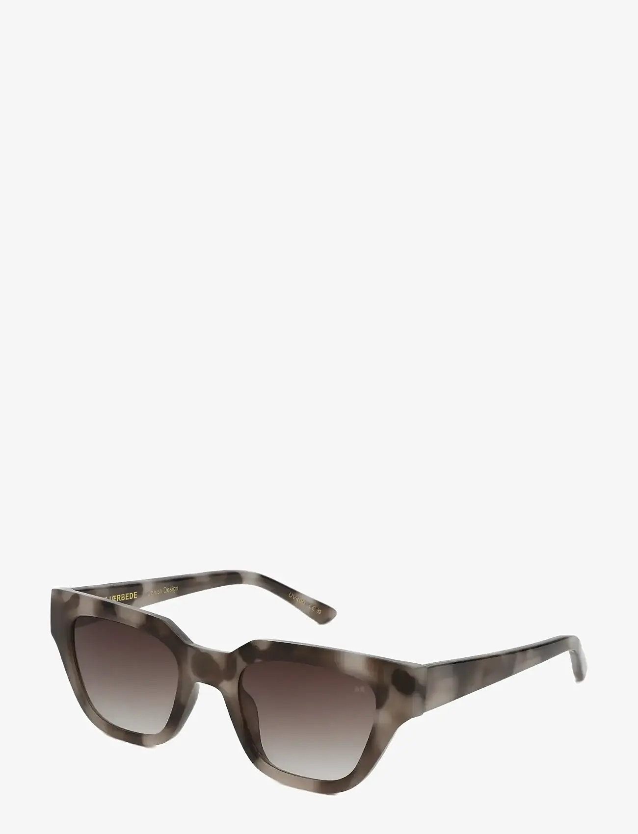 A.Kjærbede - Kaws - d-shaped - cookie dough - 1