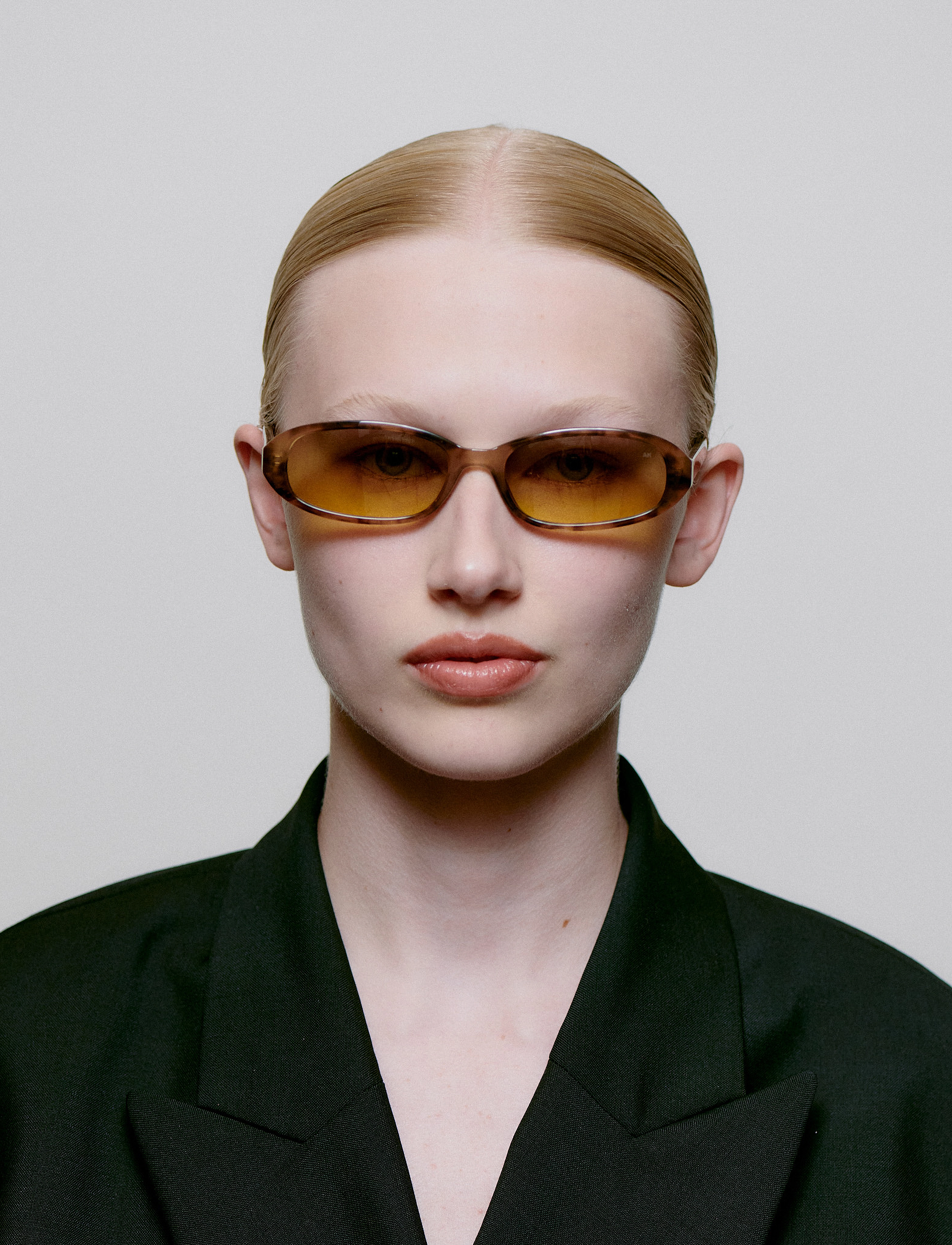 A.Kjærbede - Macy - round frame - coquina - 5