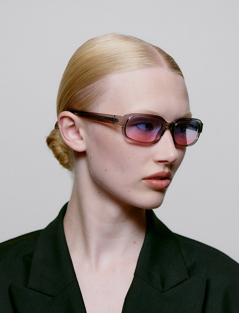 A.Kjærbede - Will - eckige form - grey transparent - 4