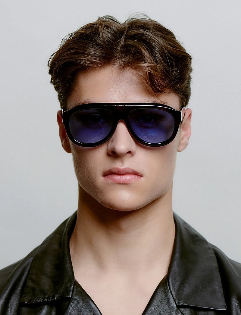 A.Kjærbede - Rio - pilot - demi tortoise - 2