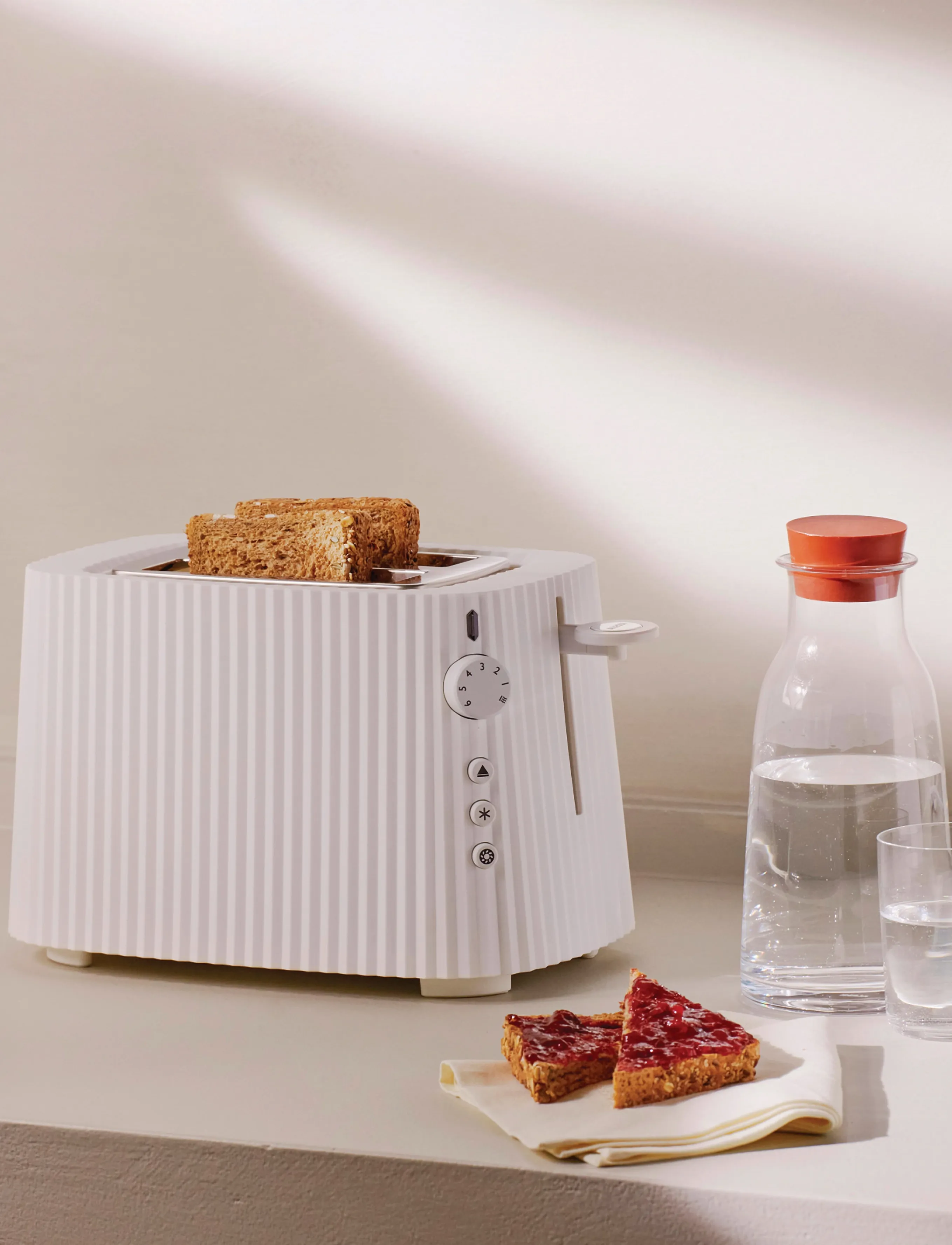 Alessi Wide Grate In Thermoplastic, White European Plug 850W, 850 W, Kitchen Appliances, Weiß - Toasters, Homeware