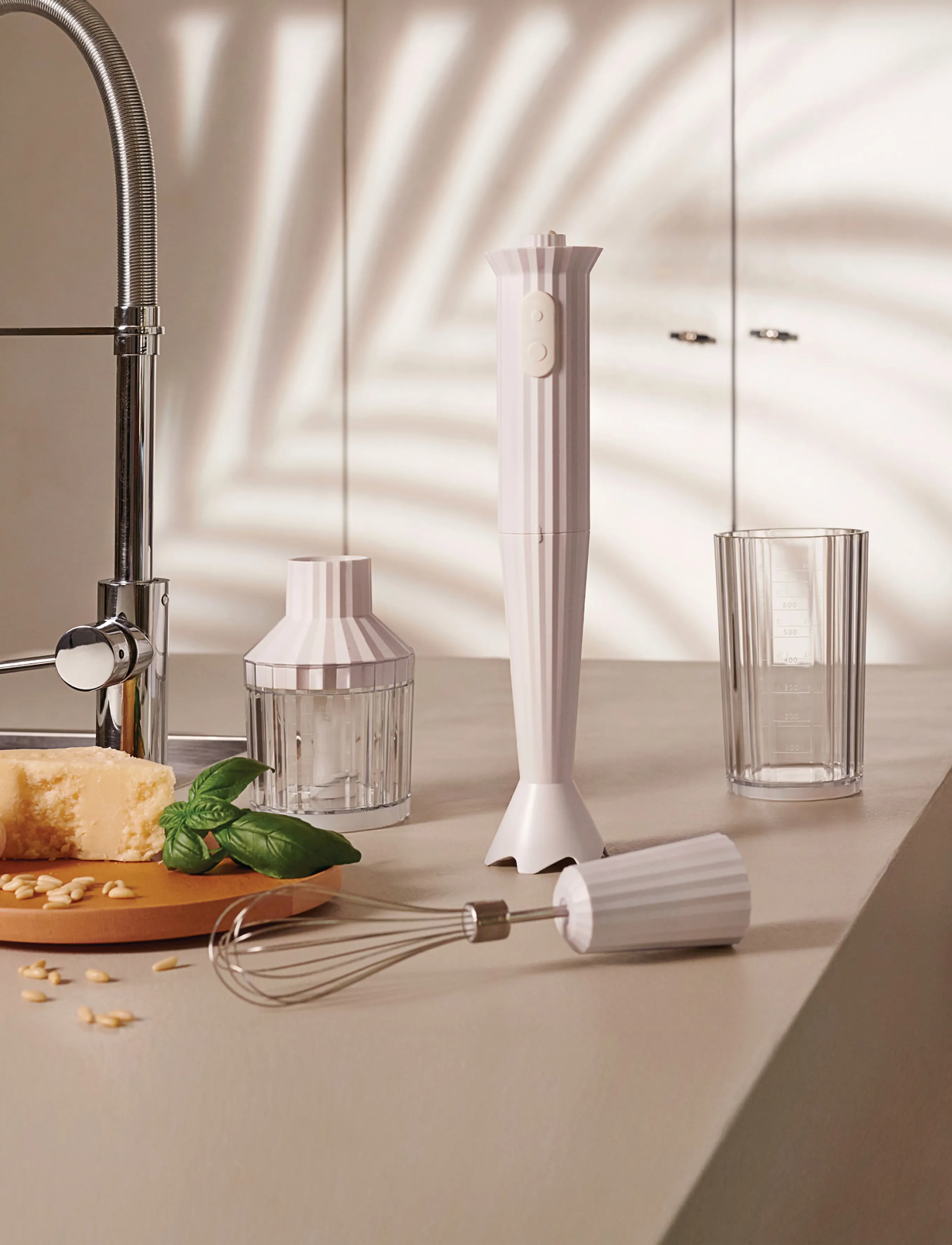 Alessi Hand Mixer With Measuring Cup, Whisk And Chopper In Thermoplastic, White Eu Plug 500W, 500 W, White, Køkkenmaskiner > Mixere Og Blendere, Unise