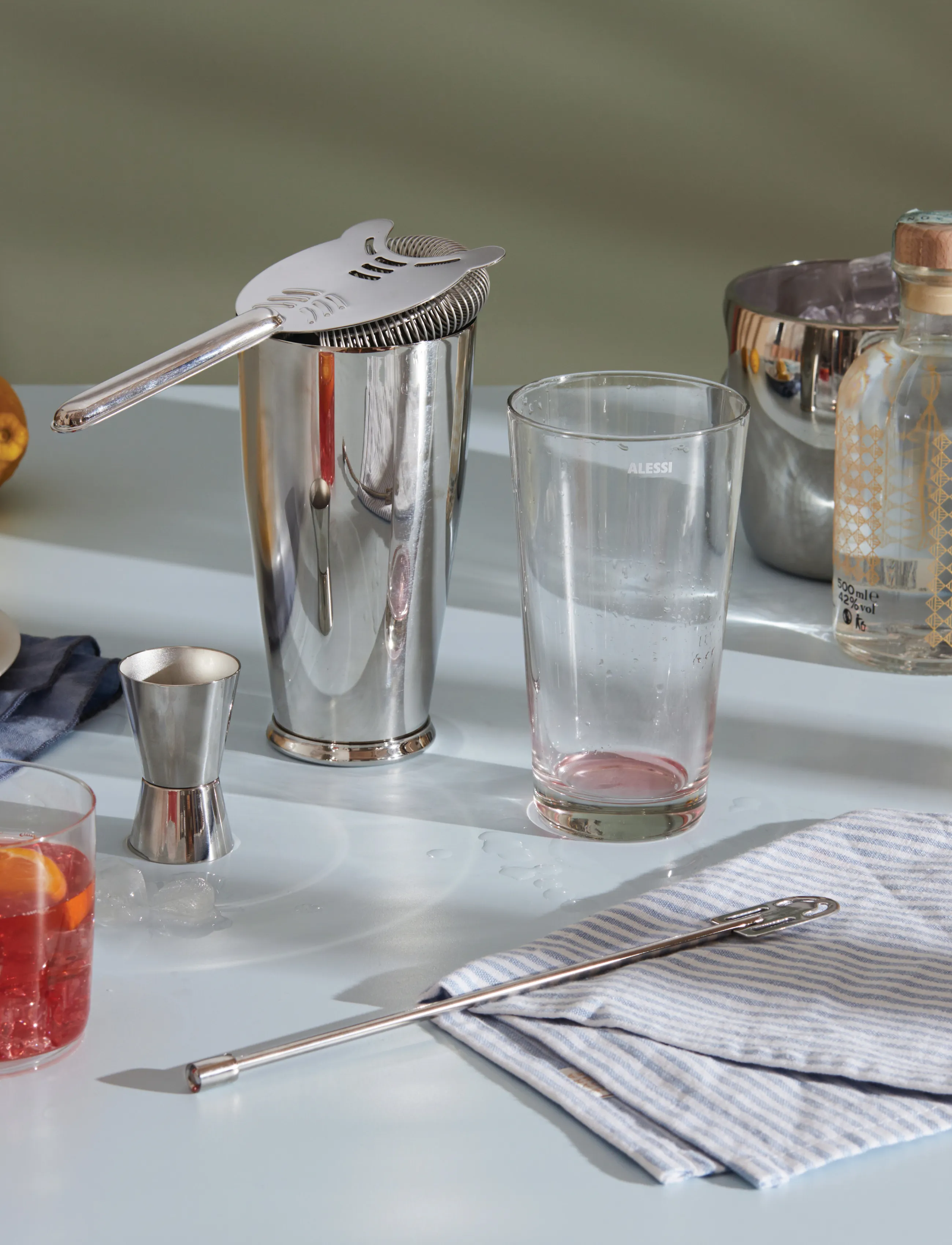 Alessi Set Of Shaker, Bar Strainer, Stirrer And Cocktail Measure In 18/10 Stainless Steel, One Size, Silver, Tilbehør Til Drinks Og Barer > Shakere Og