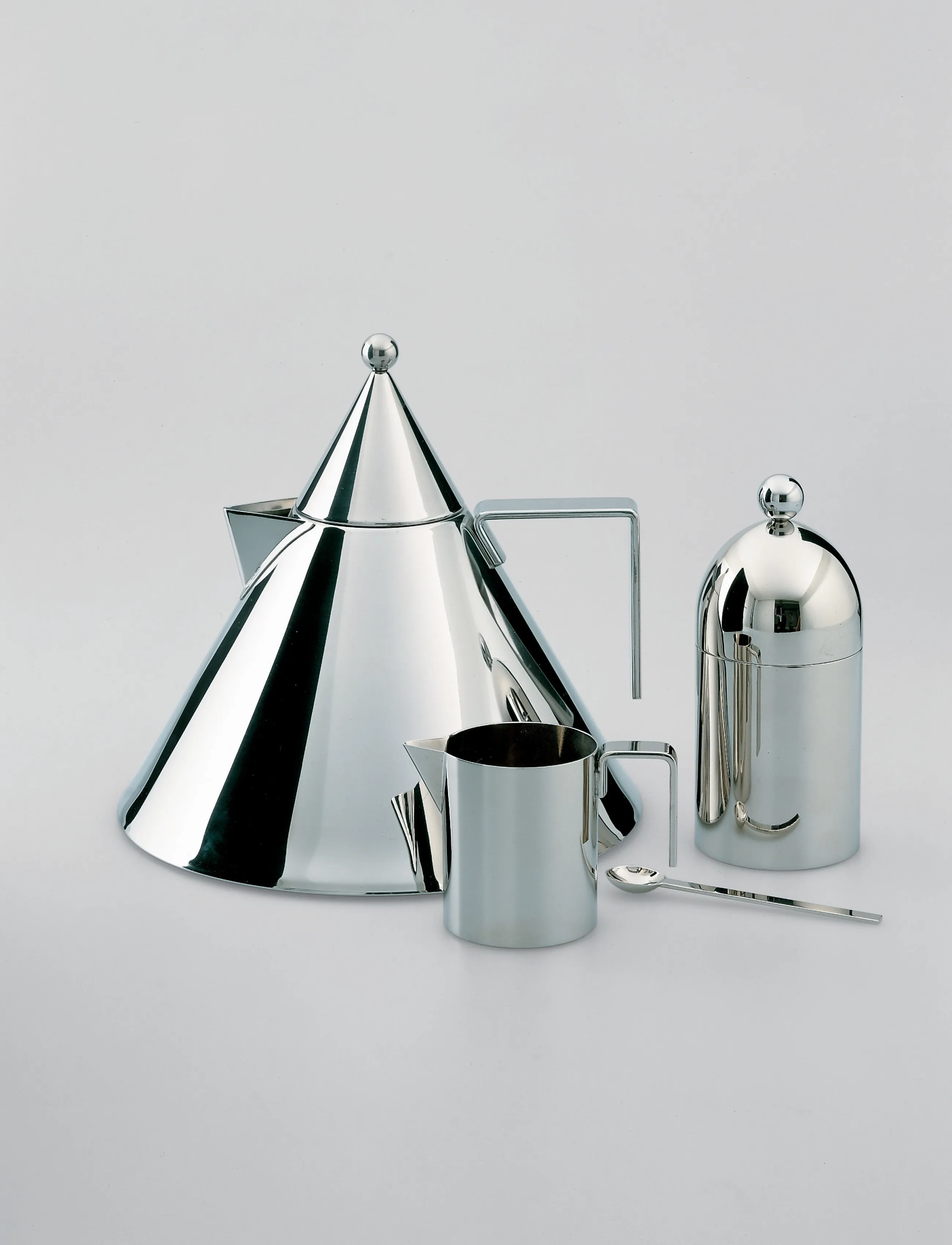 Alessi Il Conico Induction Kettle In 18/10 Stainless Steel, D22 cm, Kitchen Appliances, Silber - Kettles & Water Boilers, Homeware