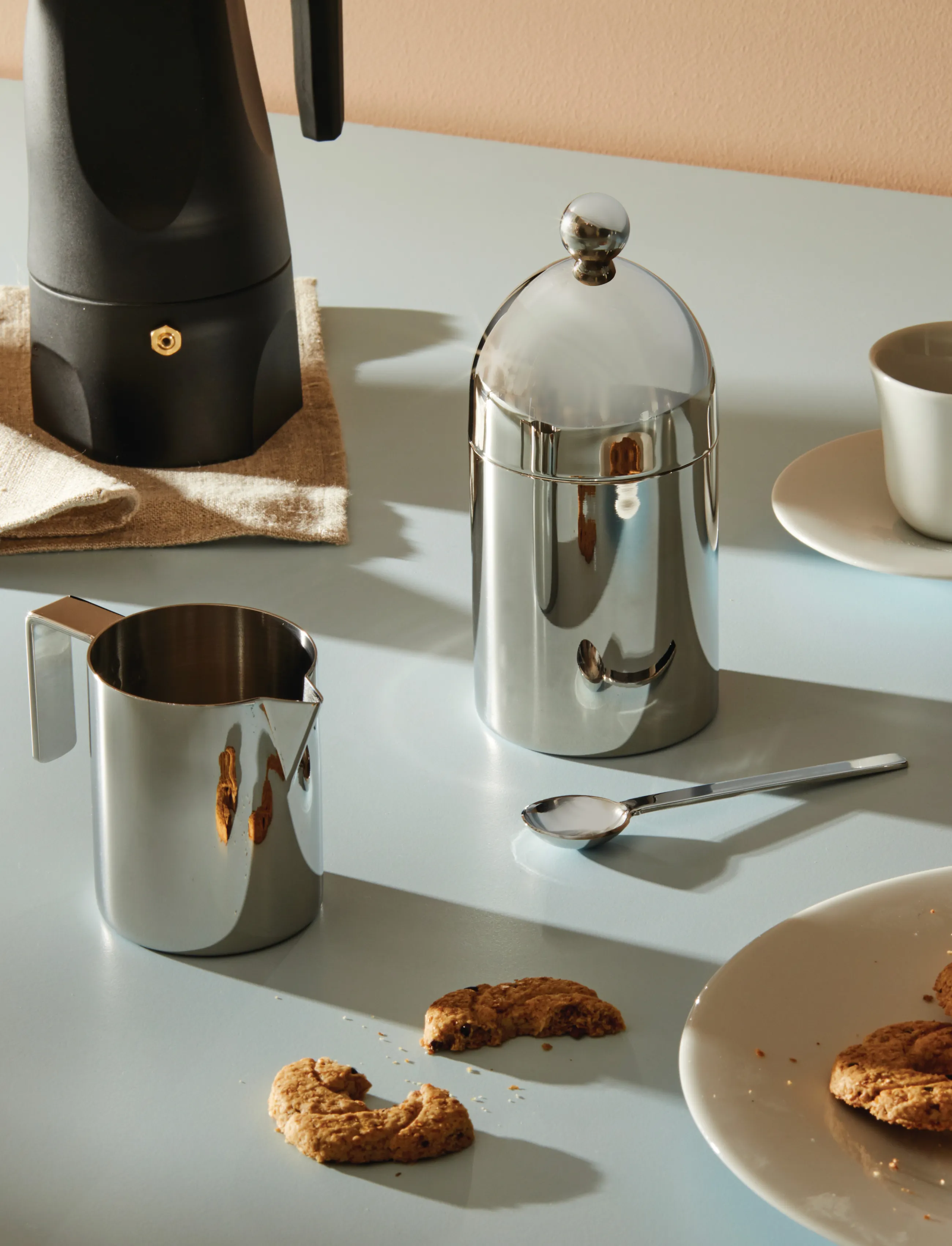 Alessi Sugar Bowl With Spoon In 18/10 Mirror-Polished Stainless Steel, D6.8 cm, Kitchen Storage, Silber - Bowls, Homeware