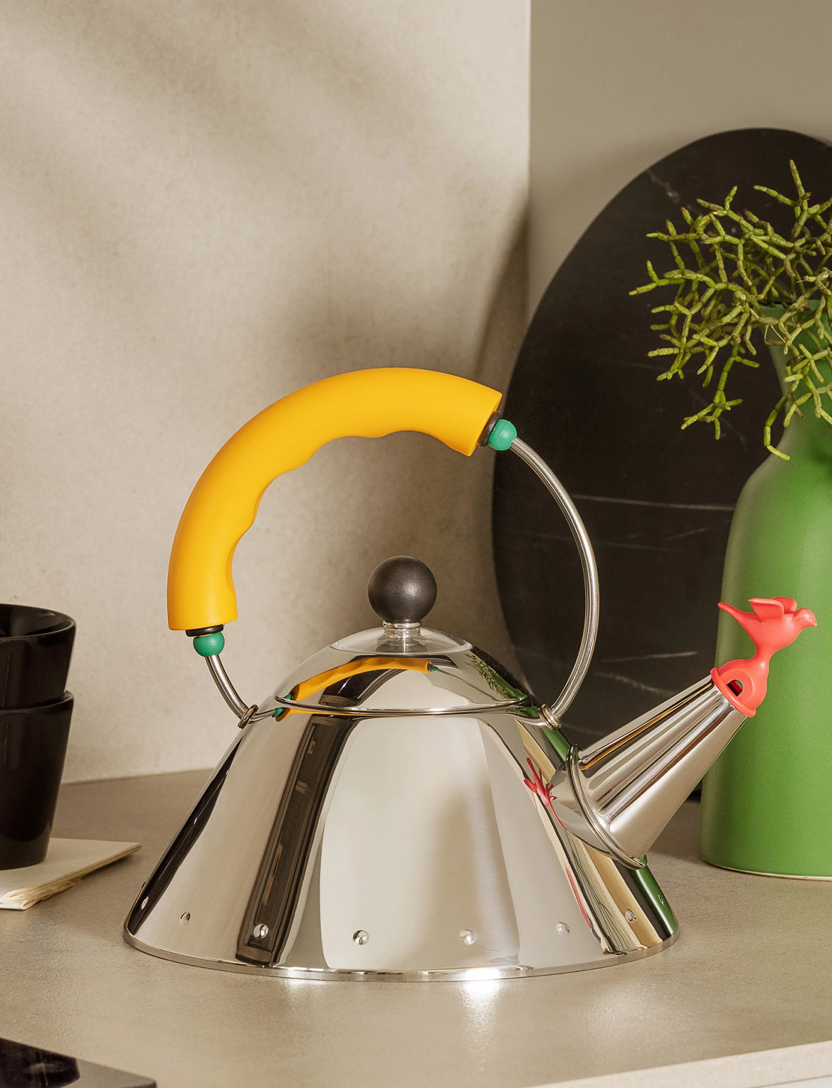 Alessi Kettle In 18/10, Mirror-Polished And A Bird-Shaped Whistle Pa, Yellow Induction, D20 cm, Kitchen Appliances, Gelb - Kettles & Water Boilers, Ho